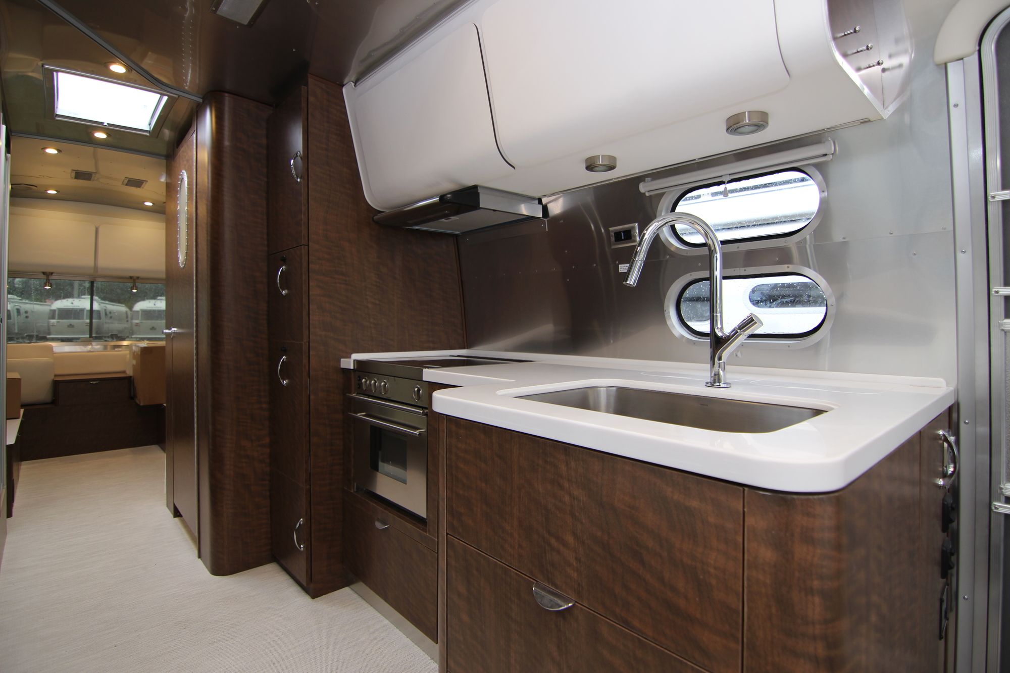 New 2019 Airstream Globetrotter 27FB Travel Trailer  For Sale