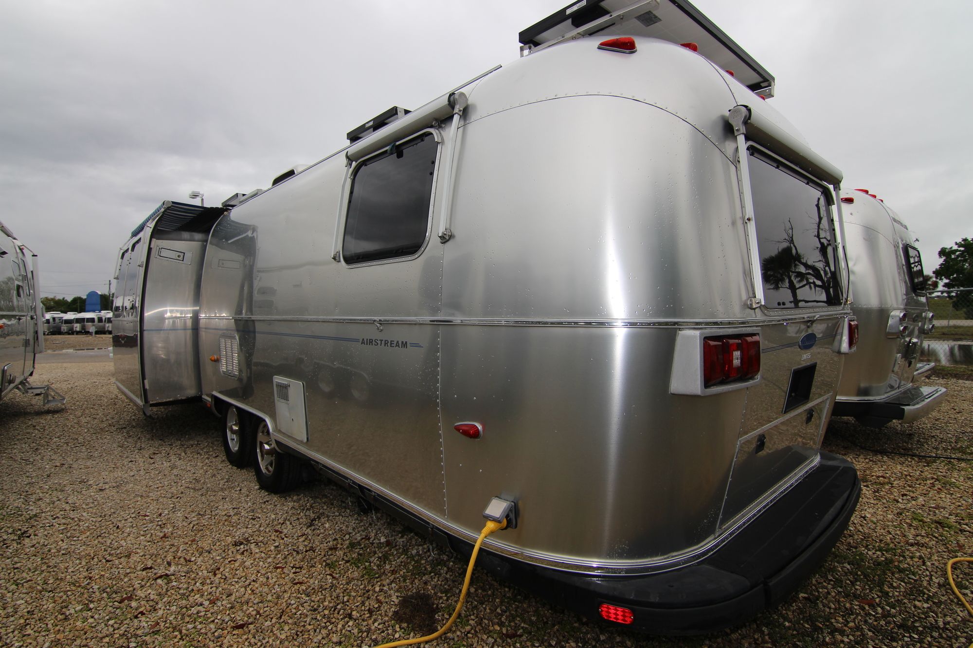 Used 2007 Airstream Classic 30-SLD Travel Trailer  For Sale