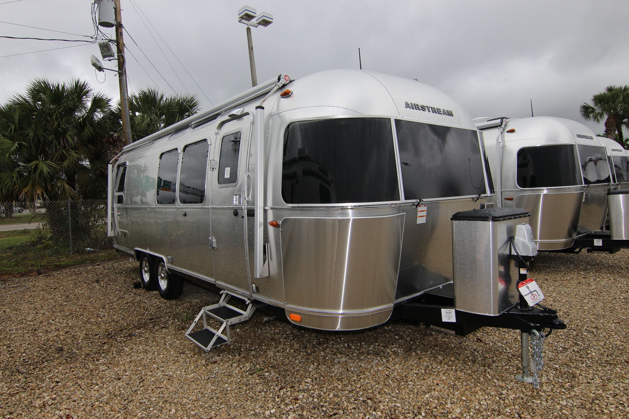 New 2019 Airstream Intl Serenity 28RB Travel Trailer  For Sale