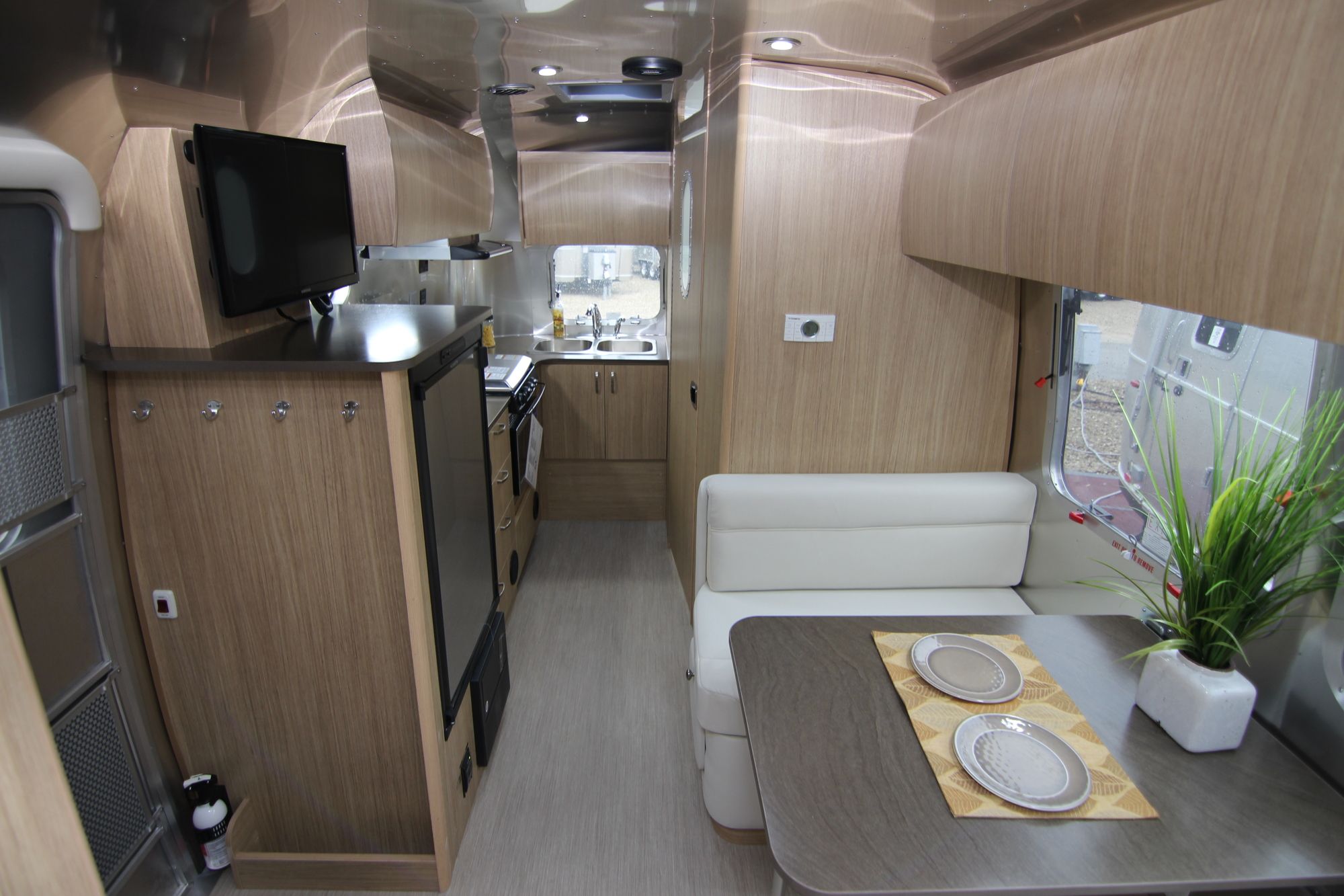 New 2019 Airstream Flying Cloud 20FB Travel Trailer  For Sale