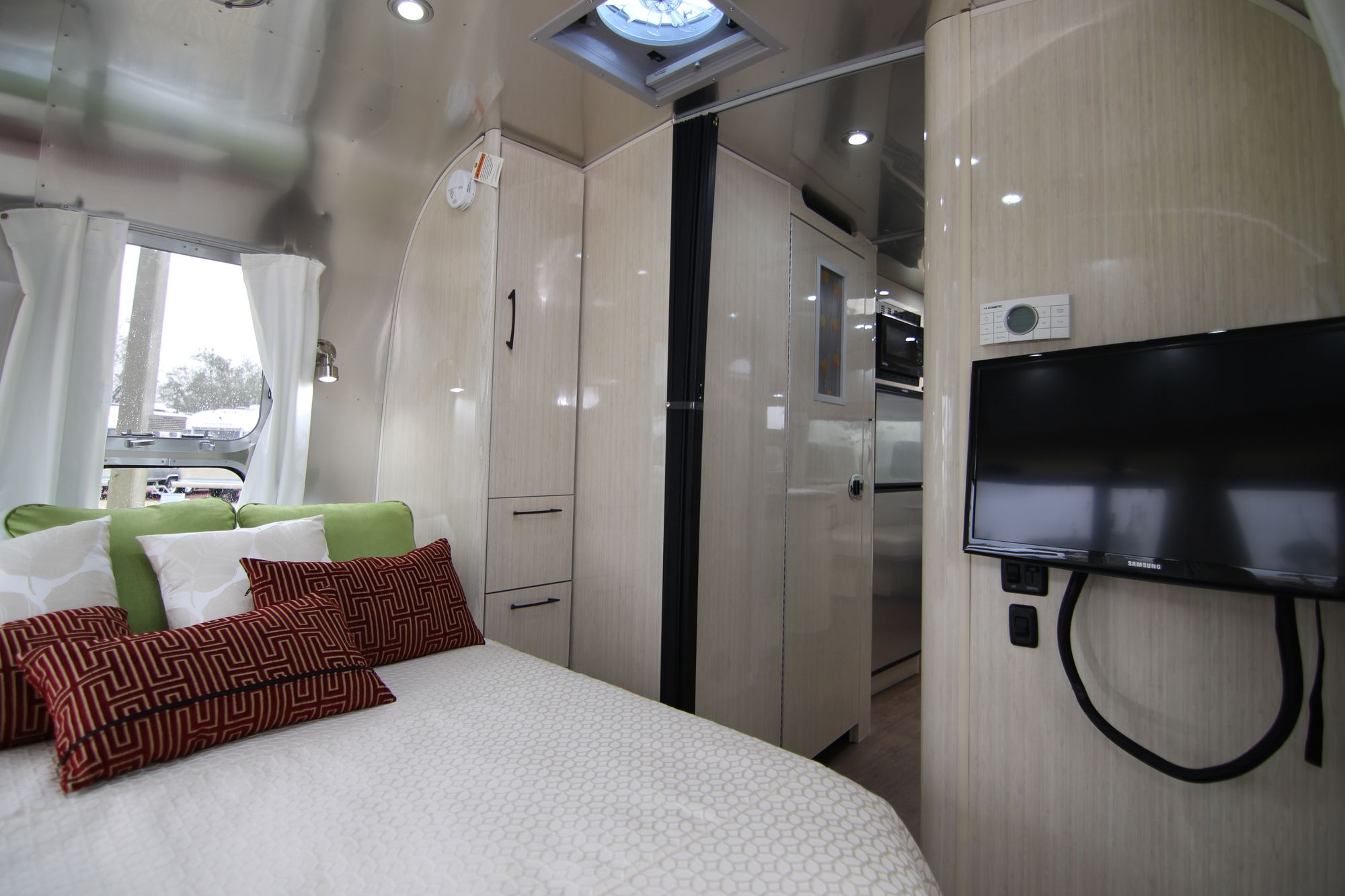 New 2019 Airstream Intl Serenity 25RB Travel Trailer  For Sale