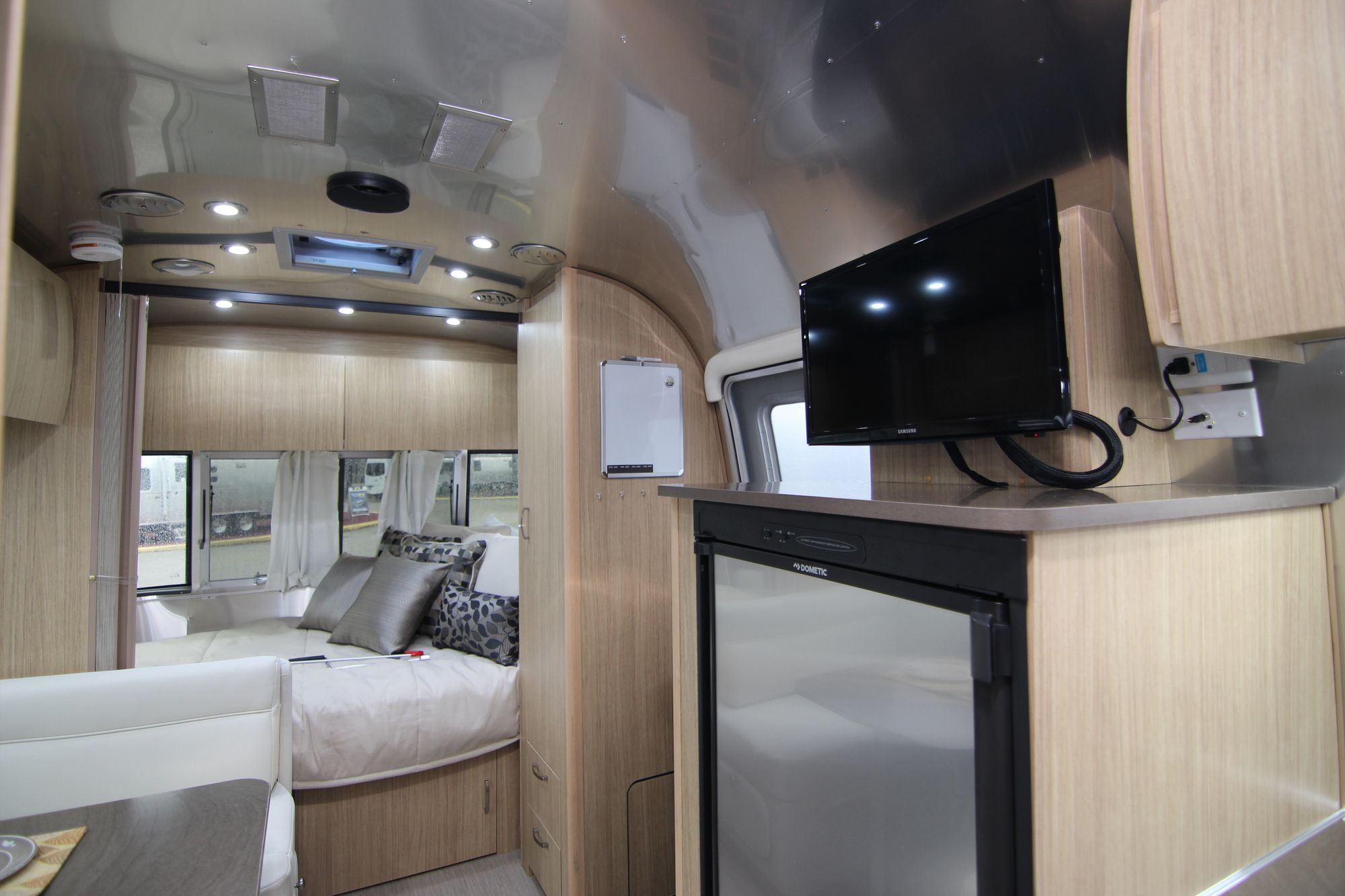 New 2019 Airstream Flying Cloud 20FB Travel Trailer  For Sale