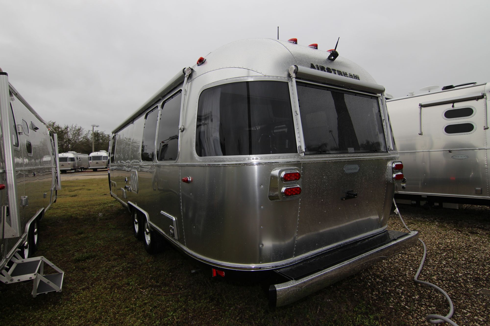 New 2019 Airstream Globetrotter 27FB Travel Trailer  For Sale