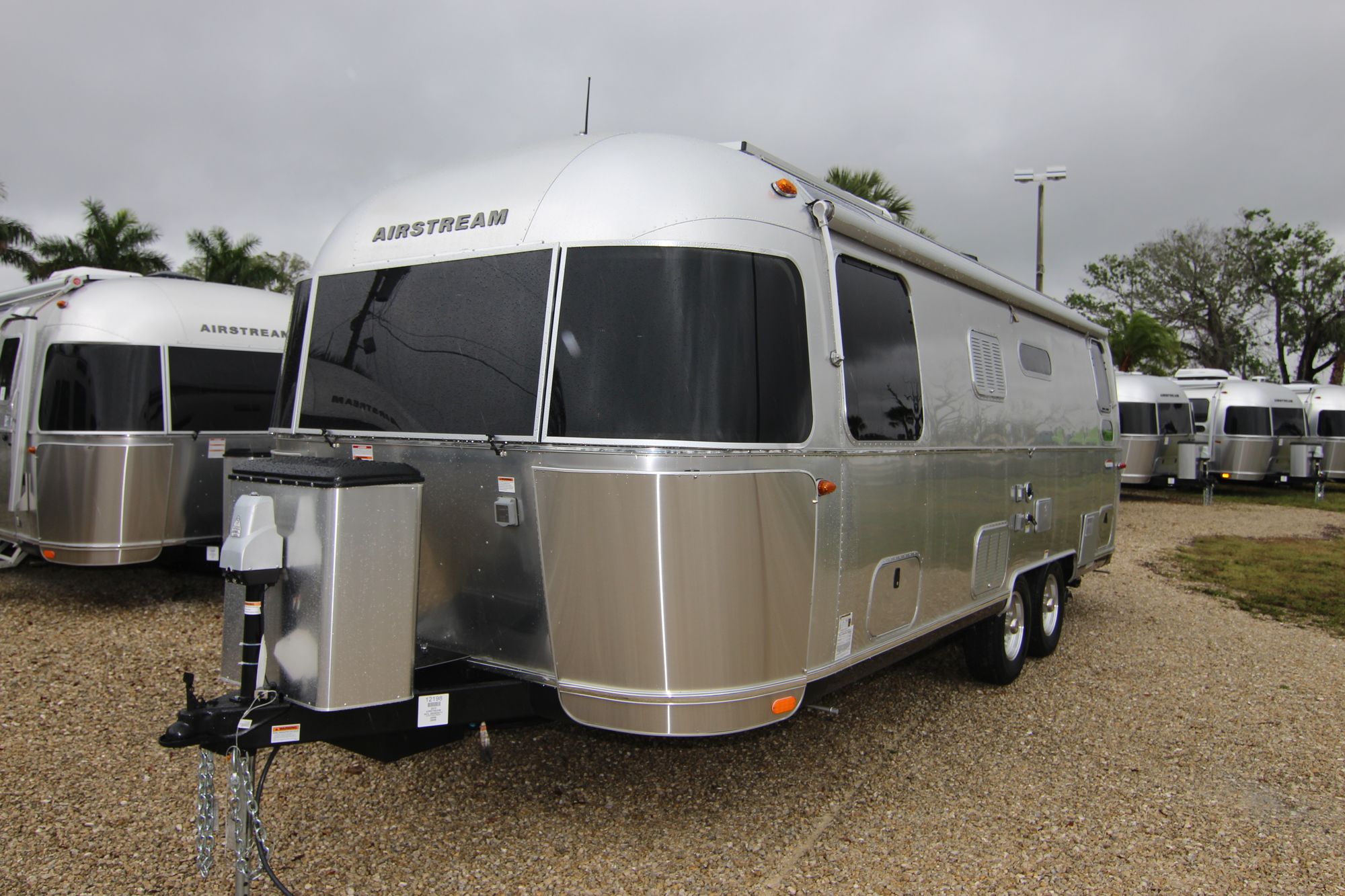 New 2019 Airstream Intl Serenity 25RB Travel Trailer  For Sale