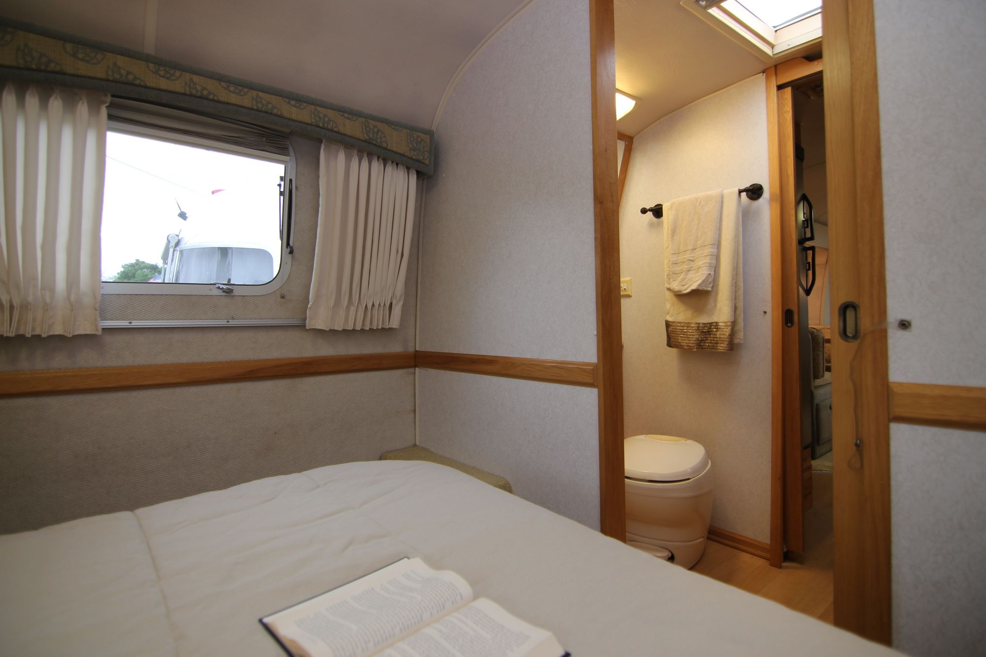 Used 2007 Airstream Classic 30-SLD Travel Trailer  For Sale
