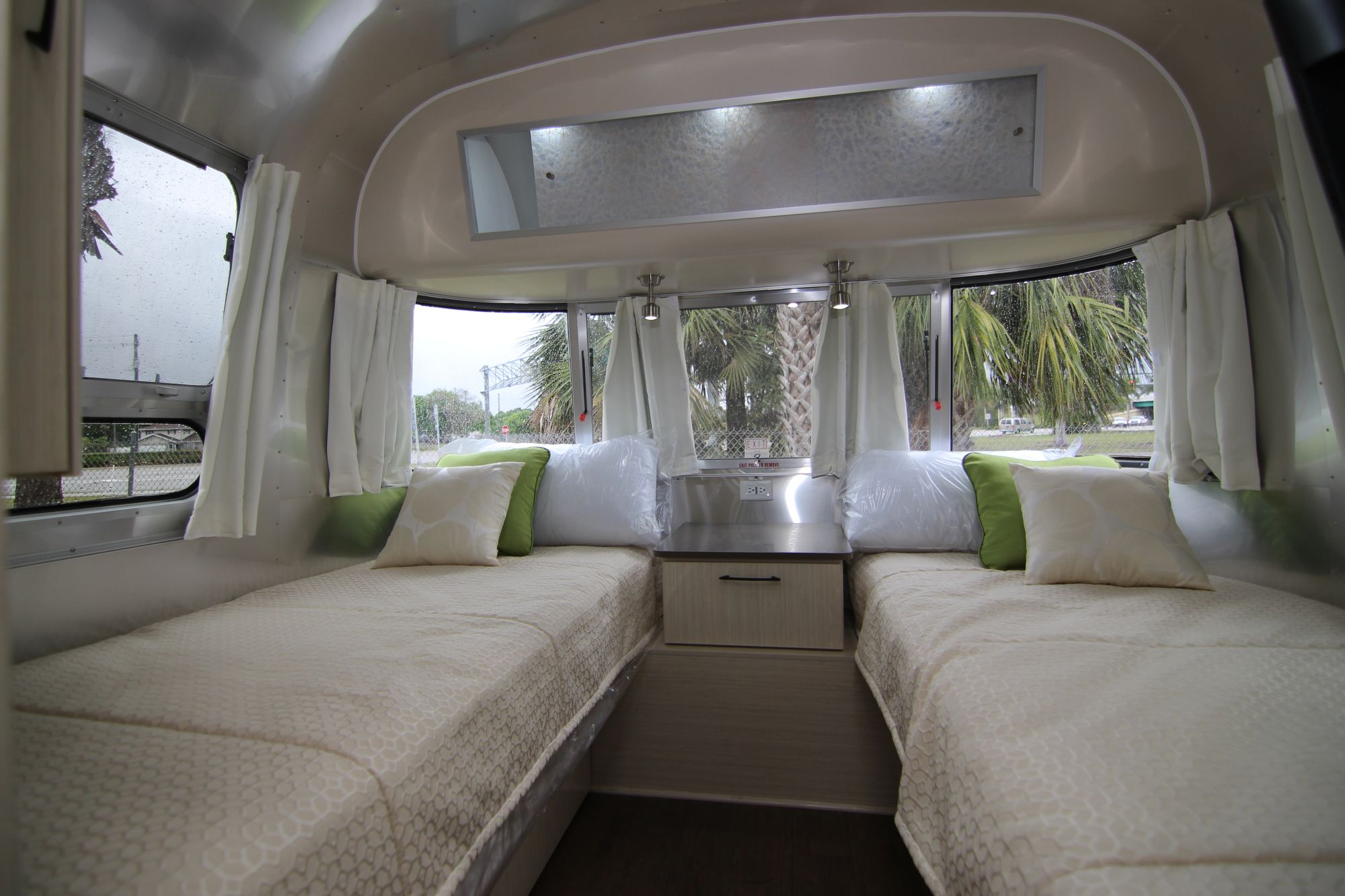 New 2019 Airstream Intl Serenity 28RB Travel Trailer  For Sale