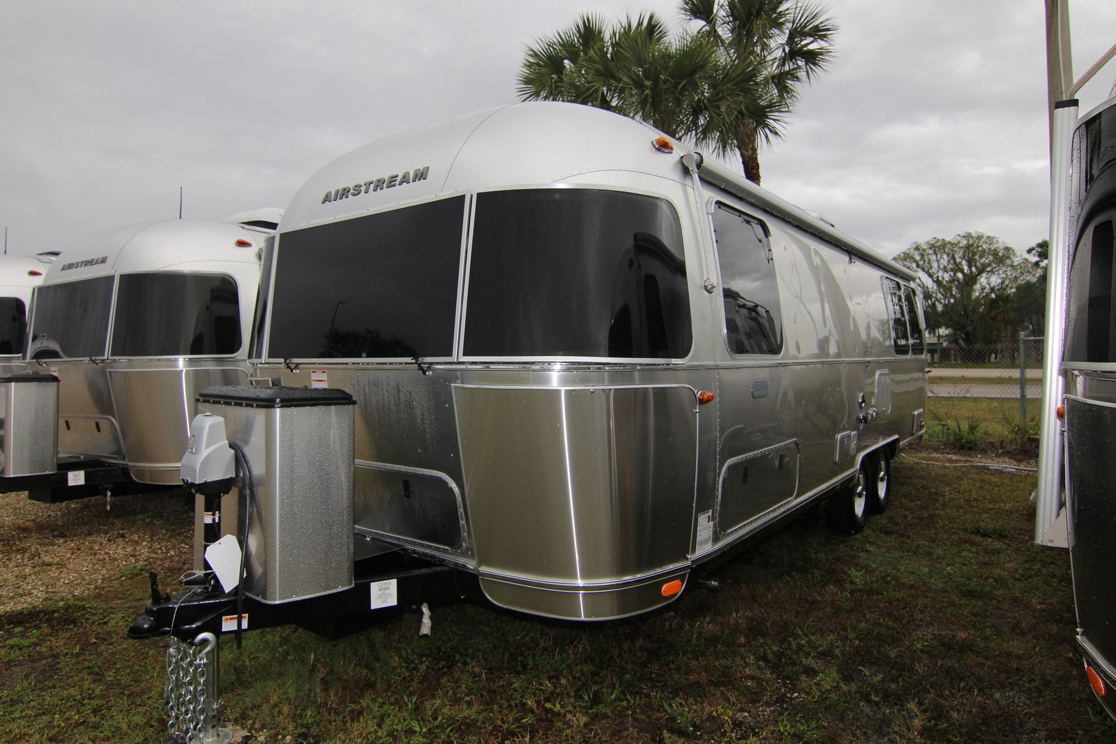 2019 Airstream Globetrotter 27FB 12065