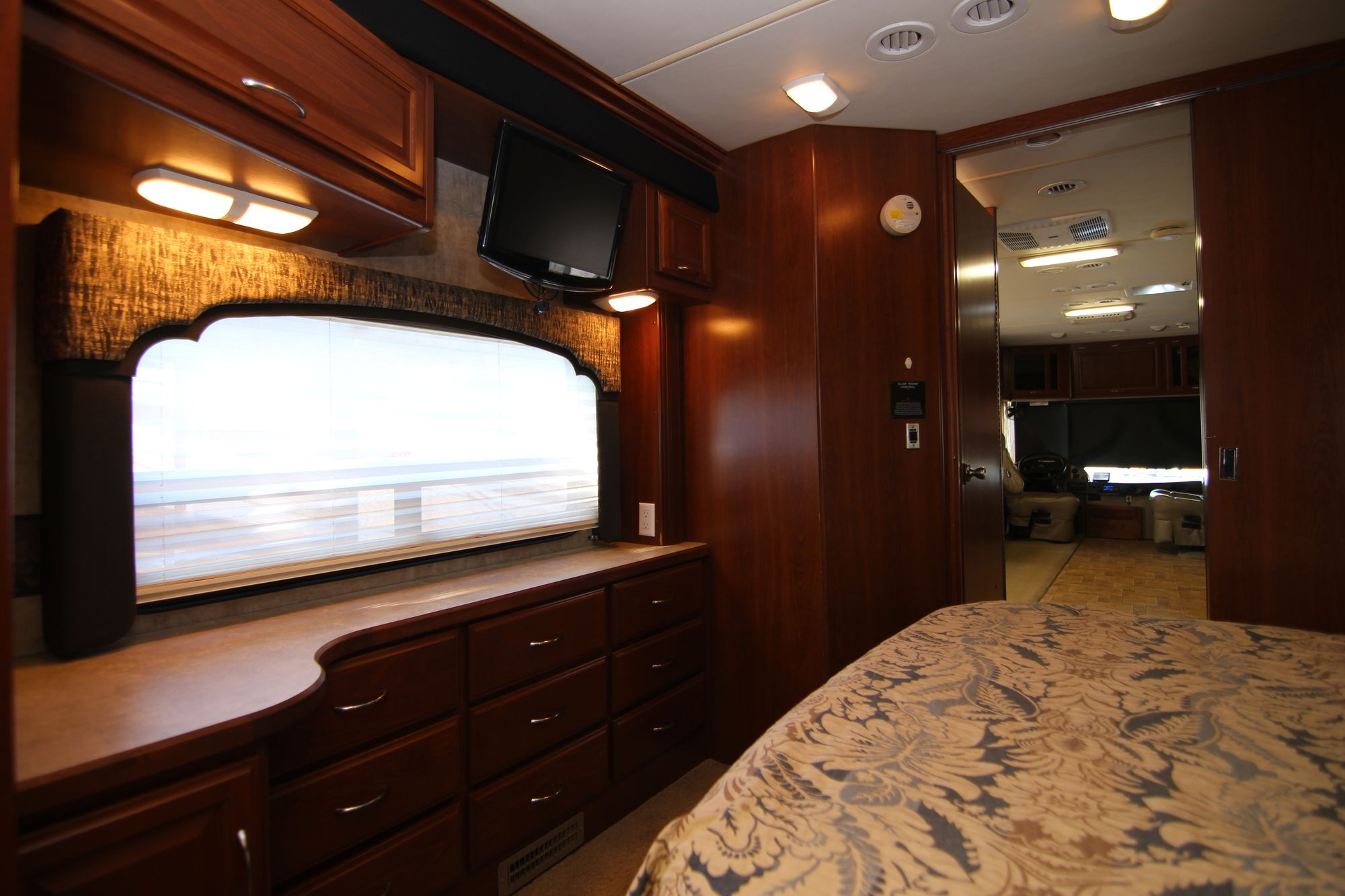 Used 2008 Fleetwood Bounder 38F Class A  For Sale
