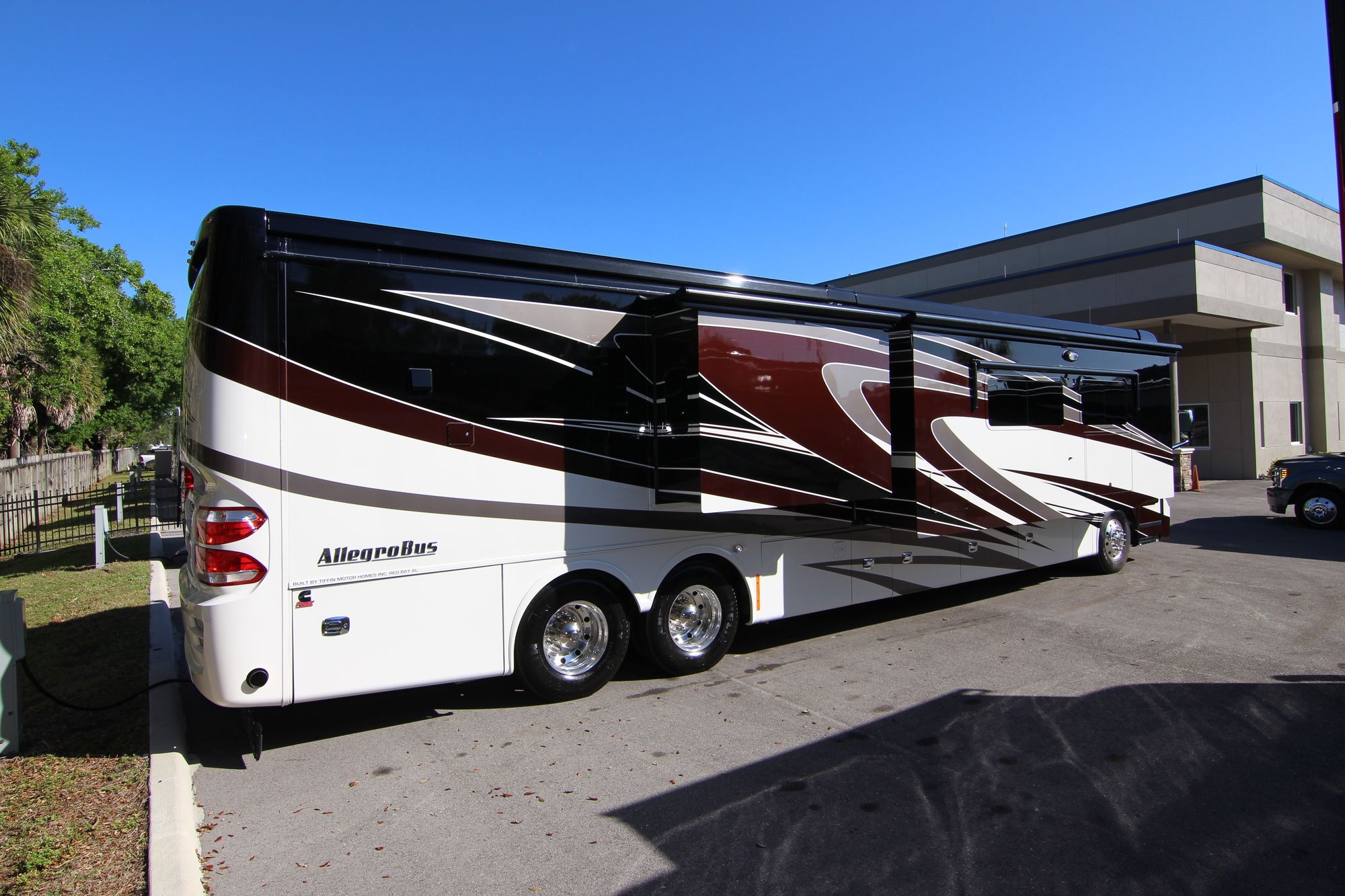 Used 2014 Tiffin Motor Homes Allegro Bus 45LP Class A  For Sale