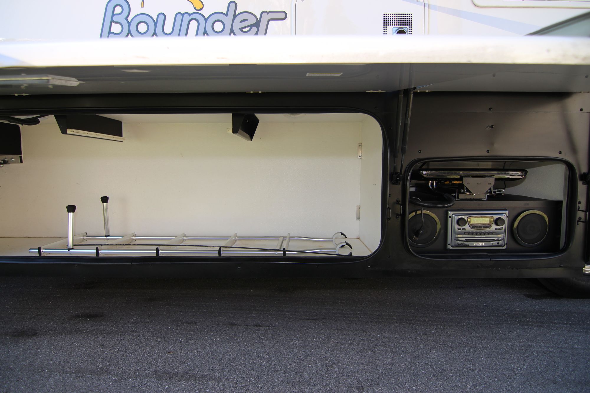 Used Bounder 38F For Sale - Fleetwood RVs - RV Trader