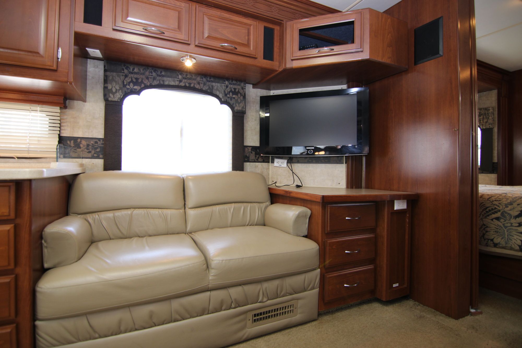 Used 2008 Fleetwood Bounder 38F Class A  For Sale