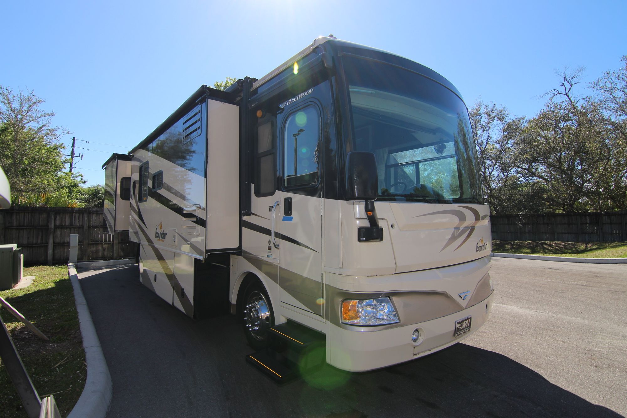 Used 2008 Fleetwood Bounder 38F Class A  For Sale