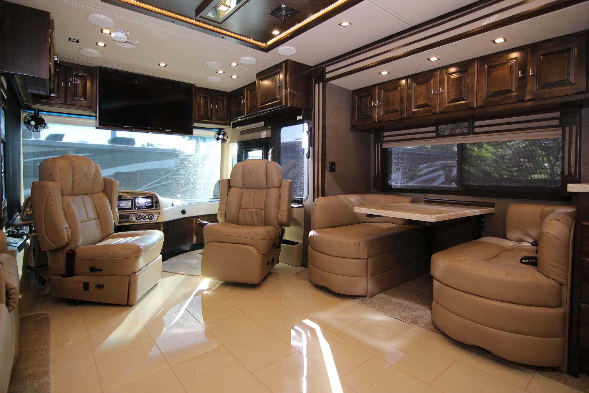 New 2019 Tiffin Motor Homes Allegro Red 33AA Class A  For Sale