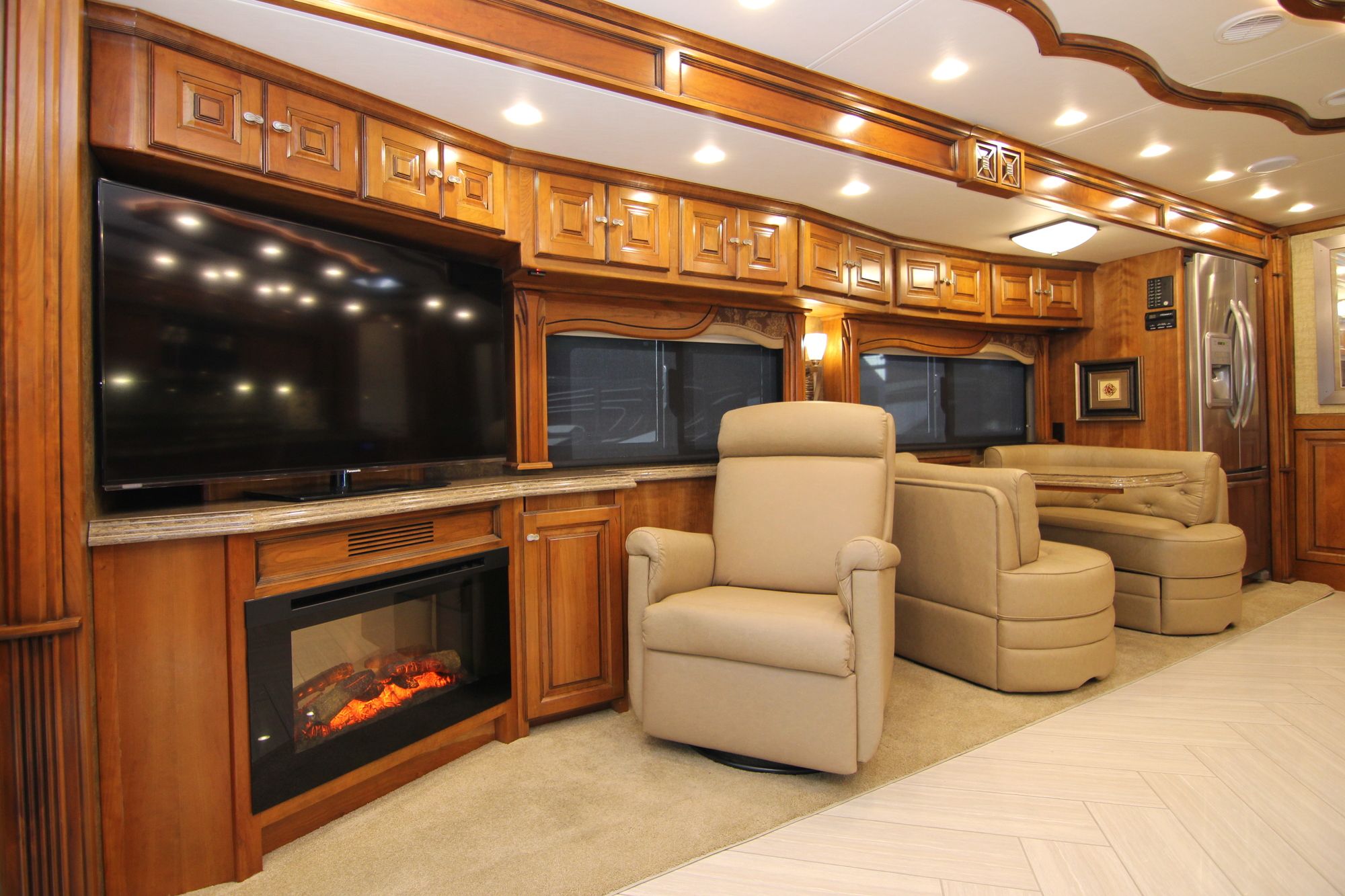 Used 2014 Tiffin Motor Homes Allegro Bus 45LP Class A  For Sale