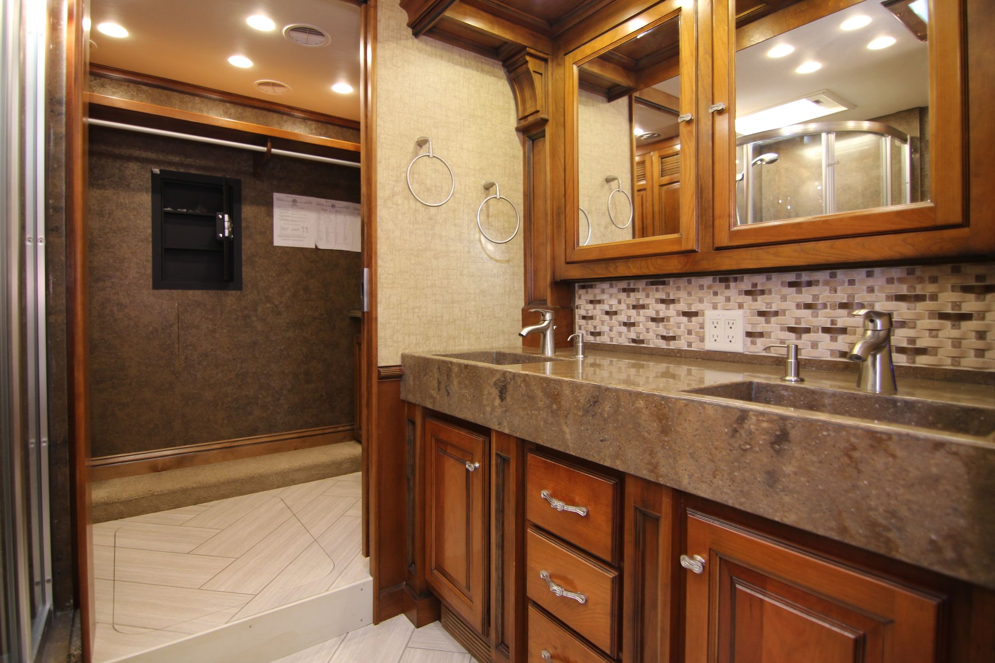 Used 2014 Tiffin Motor Homes Allegro Bus 45LP Class A  For Sale