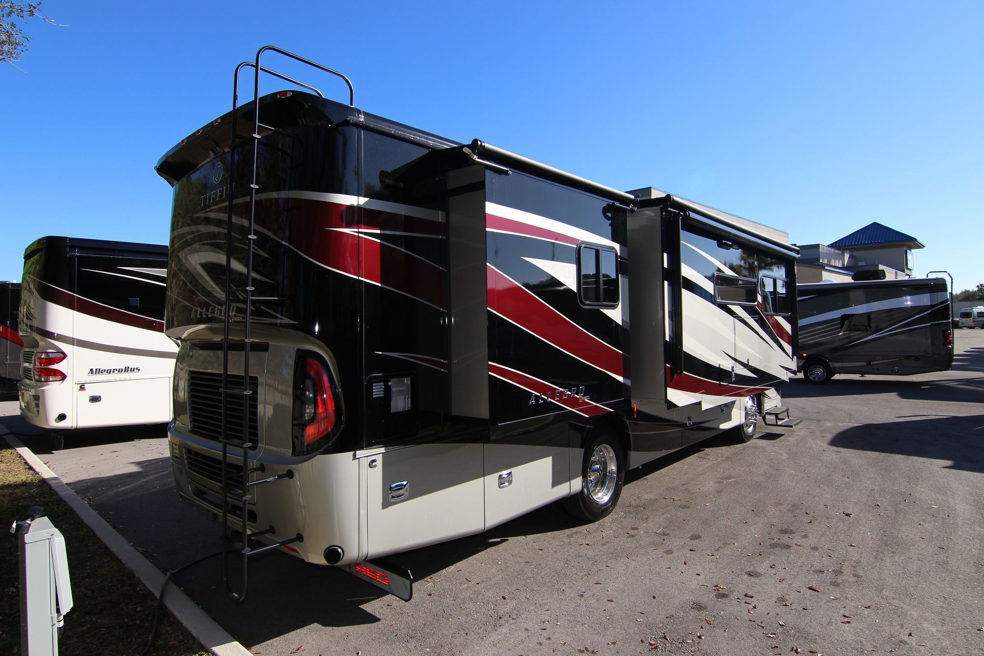 New 2019 Tiffin Motor Homes Allegro Red 33AA Class A  For Sale