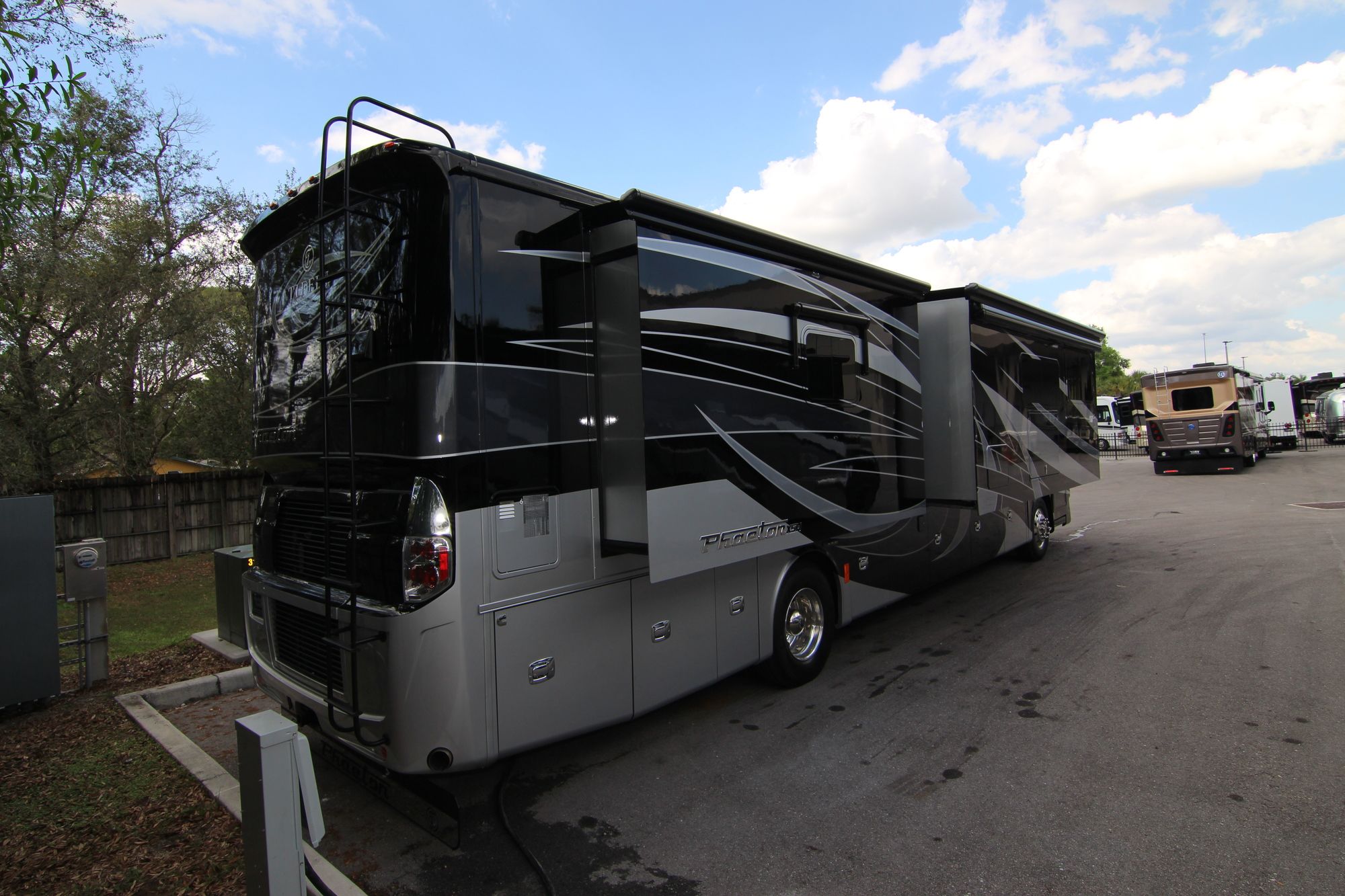 New 2019 Tiffin Motor Homes Phaeton 40IH Class A  For Sale