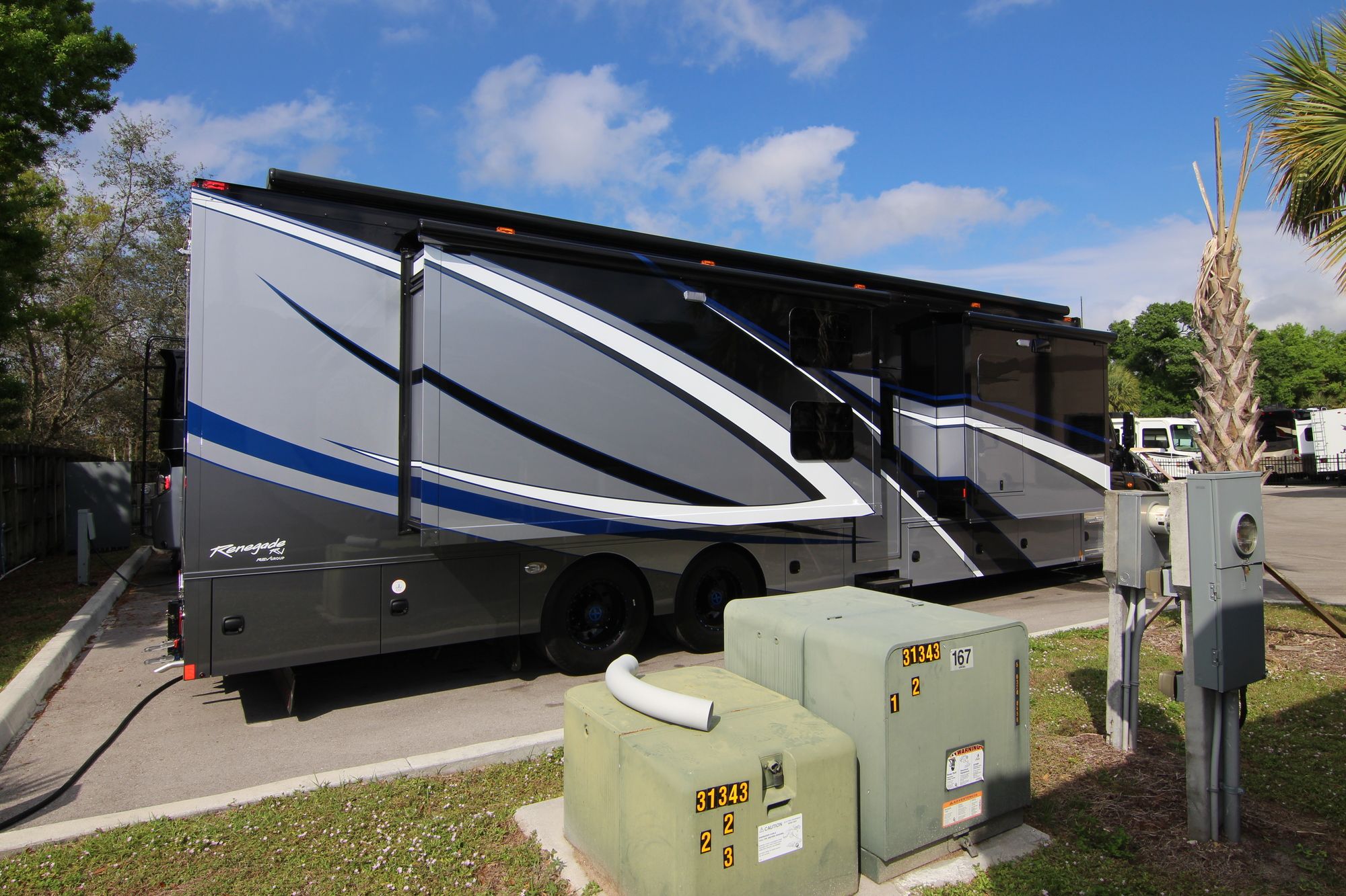 New 2019 Renegade Rv Classic 45CBK Super C  For Sale