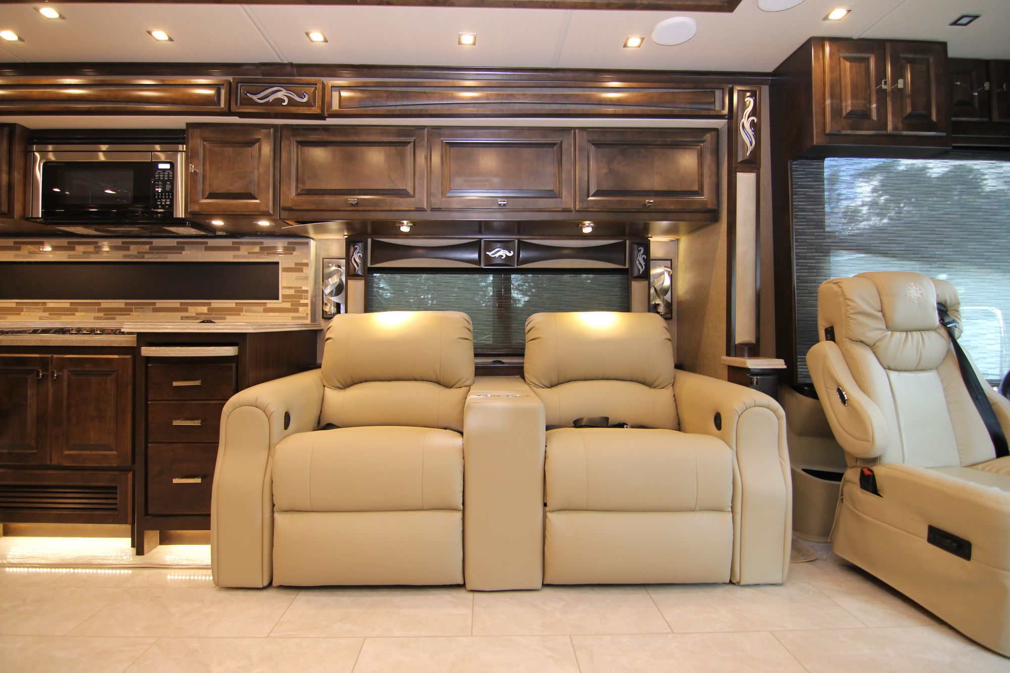 New 2019 Tiffin Motor Homes Phaeton 40IH Class A  For Sale