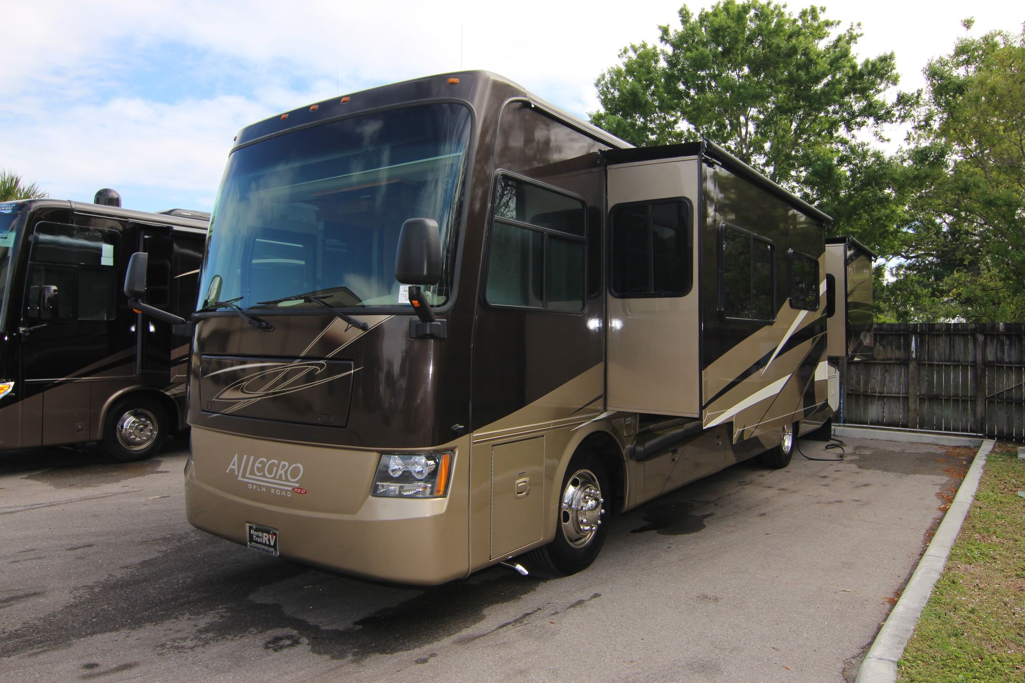 Used 2010 Tiffin Motor Homes Allegro Red 36QSA Class A  For Sale