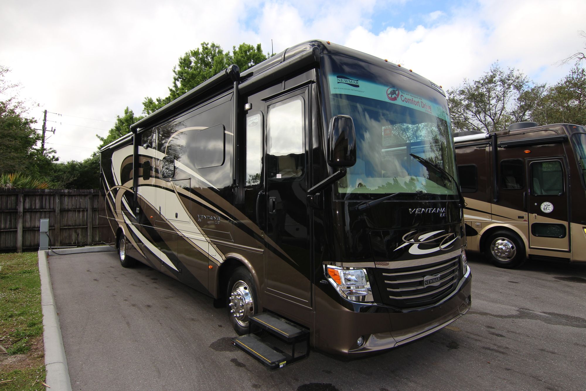 New 2019 Newmar Ventana Le 3709 Class A  For Sale