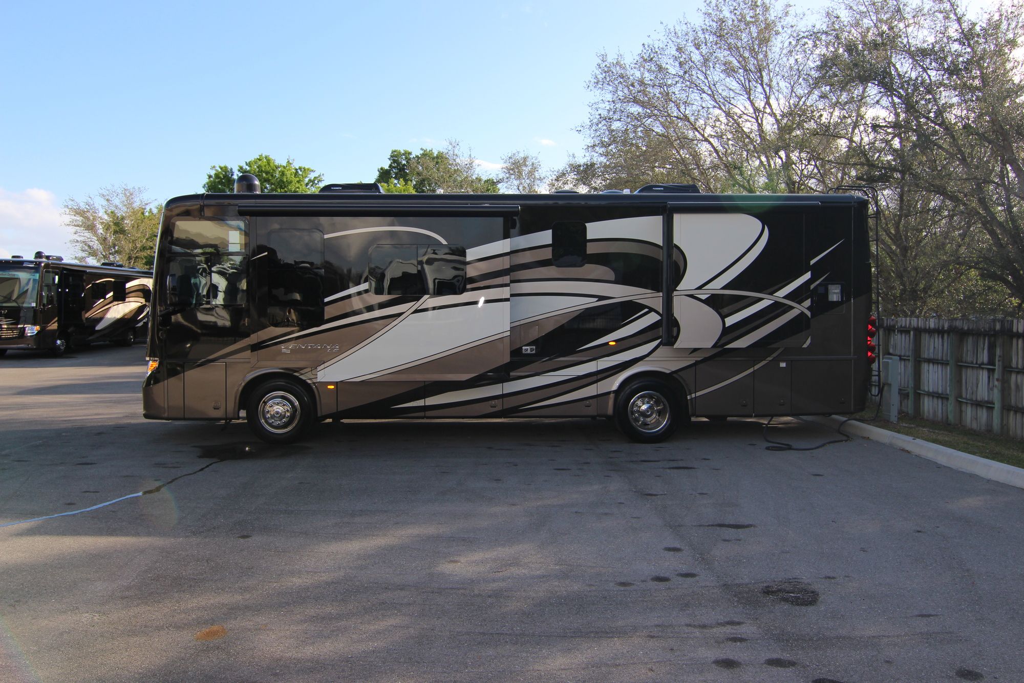 New 2019 Newmar Ventana Le 3412 Class A  For Sale