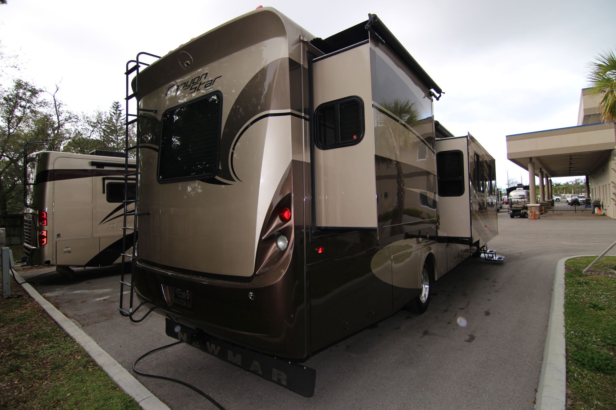 Used 2012 Newmar Canyon Star 3856 Class A  For Sale