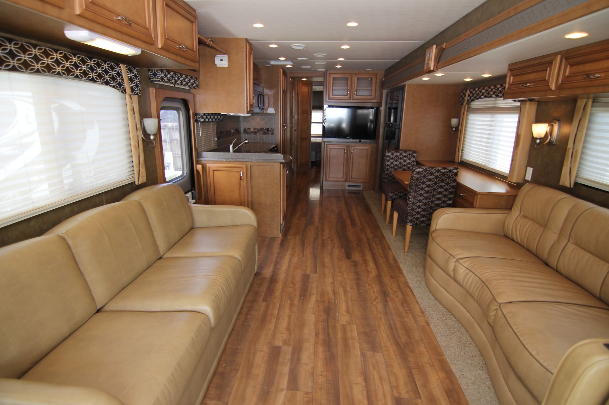 Used 2013 Newmar Canyon Star 3940 Class A  For Sale