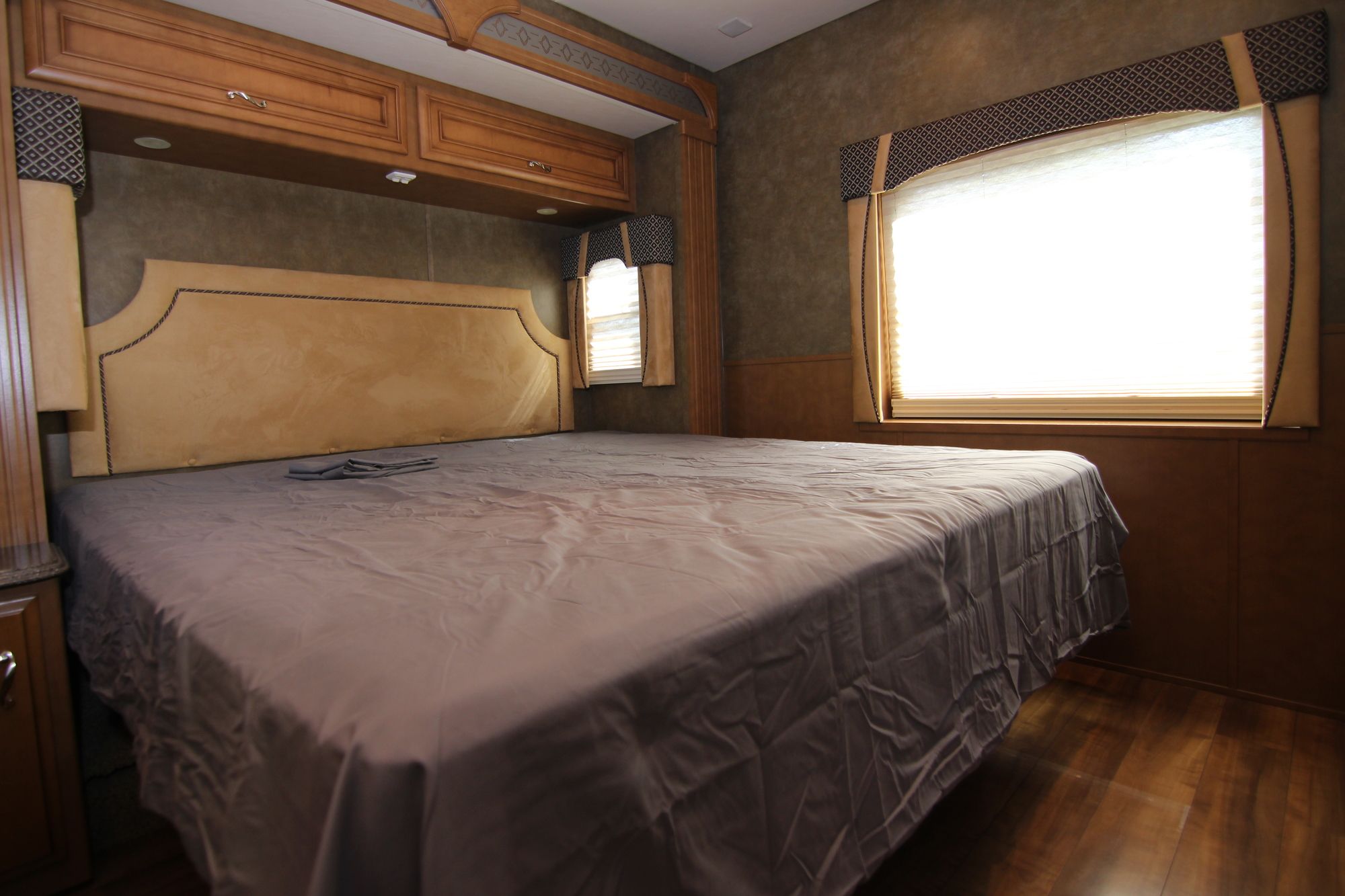 Used 2013 Newmar Canyon Star 3940 Class A  For Sale