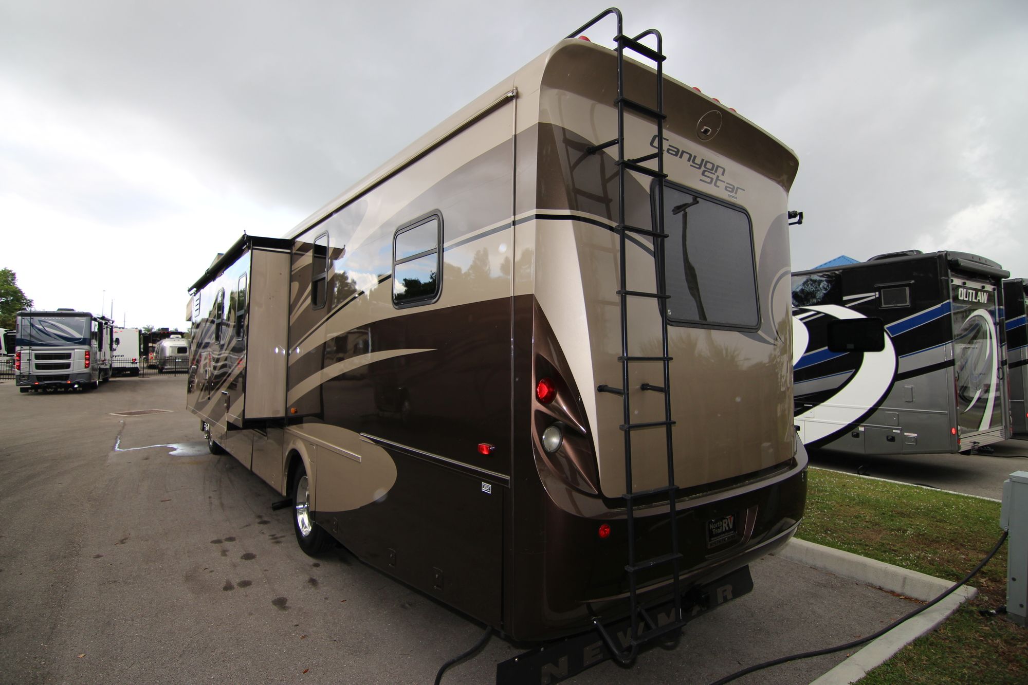 Used 2012 Newmar Canyon Star 3856 Class A  For Sale