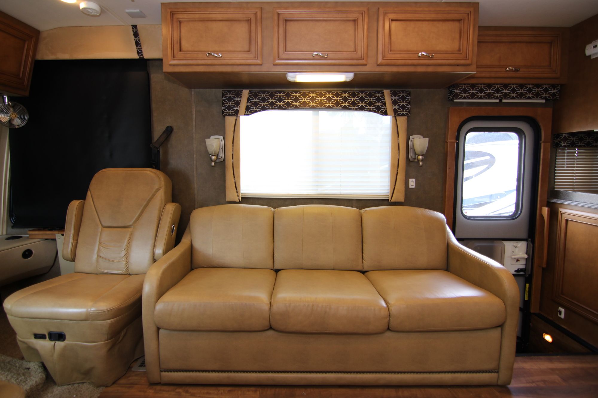 Used 2013 Newmar Canyon Star 3940 Class A  For Sale