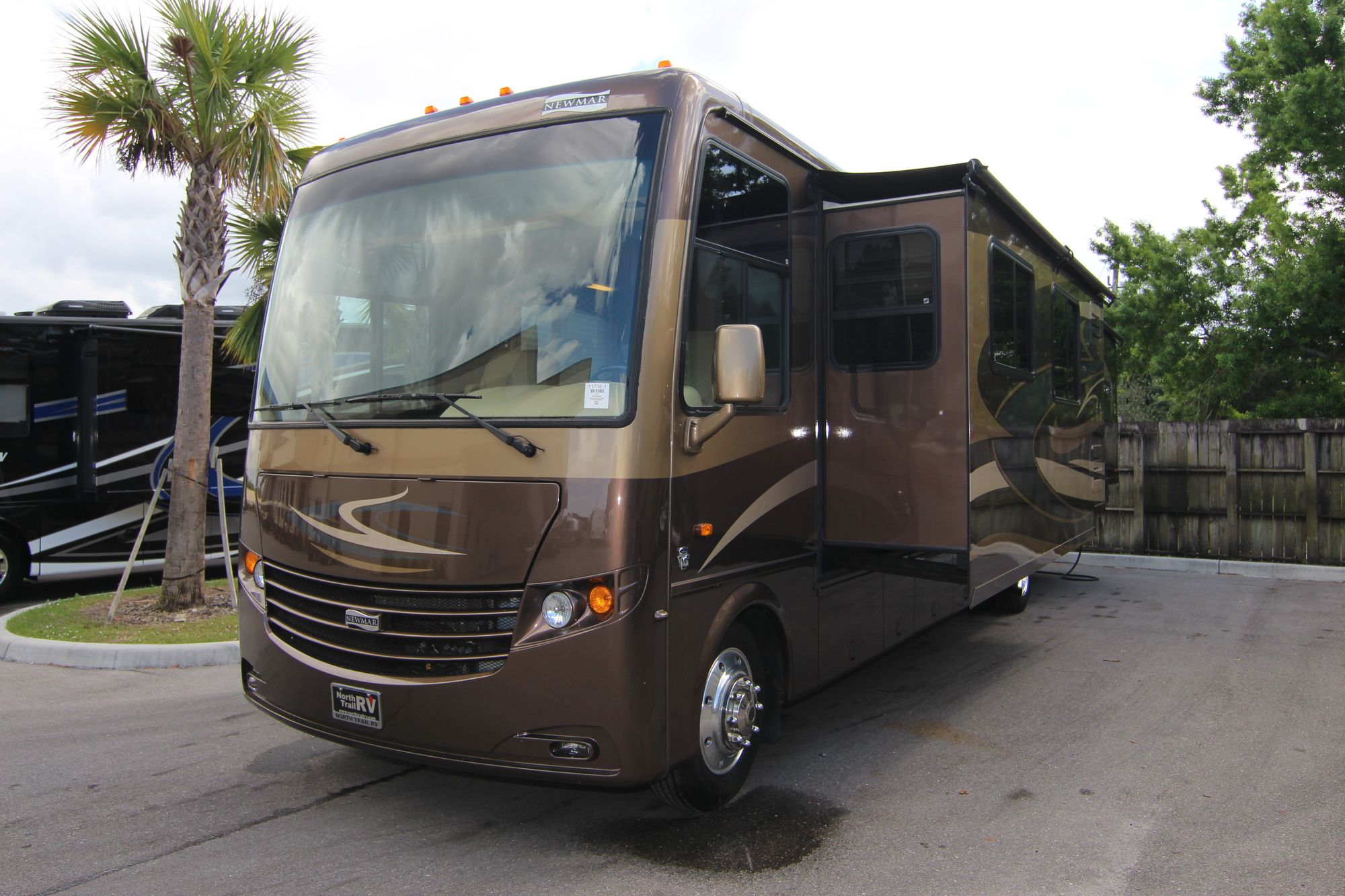 Used 2013 Newmar Canyon Star 3940 Class A  For Sale