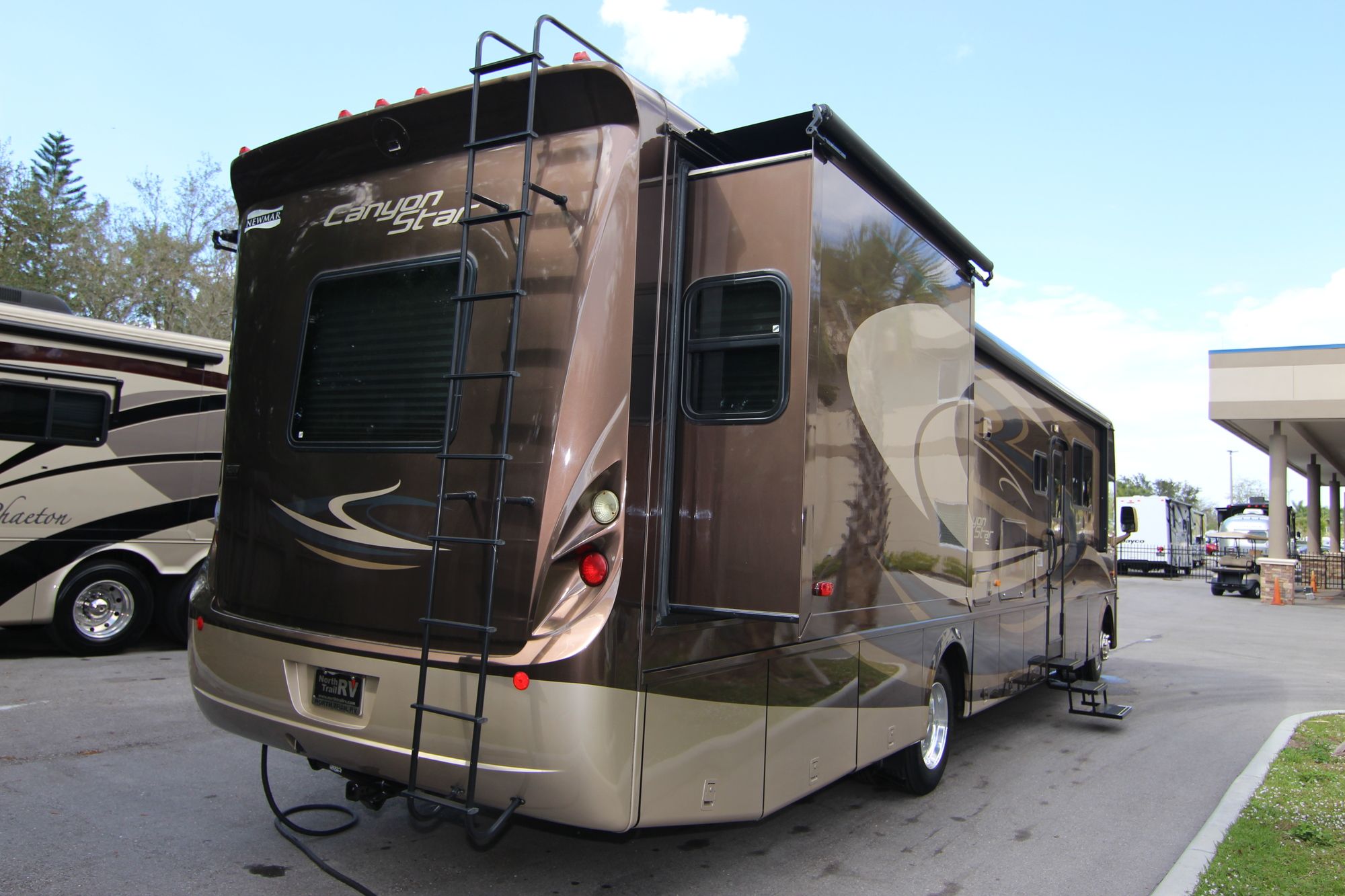 Used 2013 Newmar Canyon Star 3940 Class A  For Sale