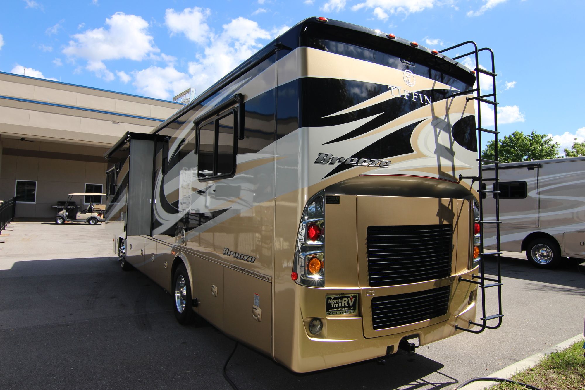 Used 2017 Tiffin Motor Homes Breeze 32BR Class A  For Sale