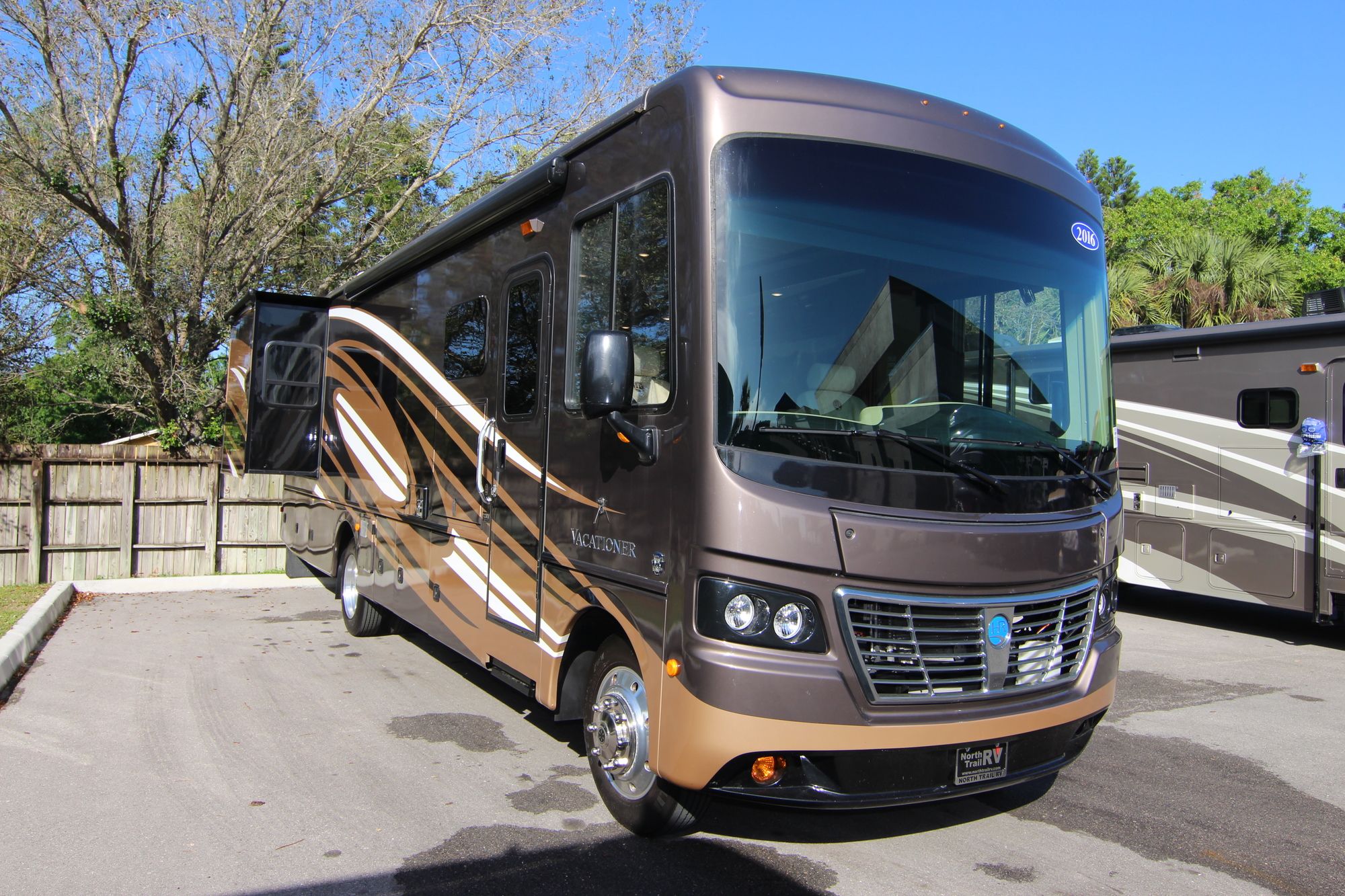 Used 2016 Holiday Rambler Vacationer 35DK Class A  For Sale