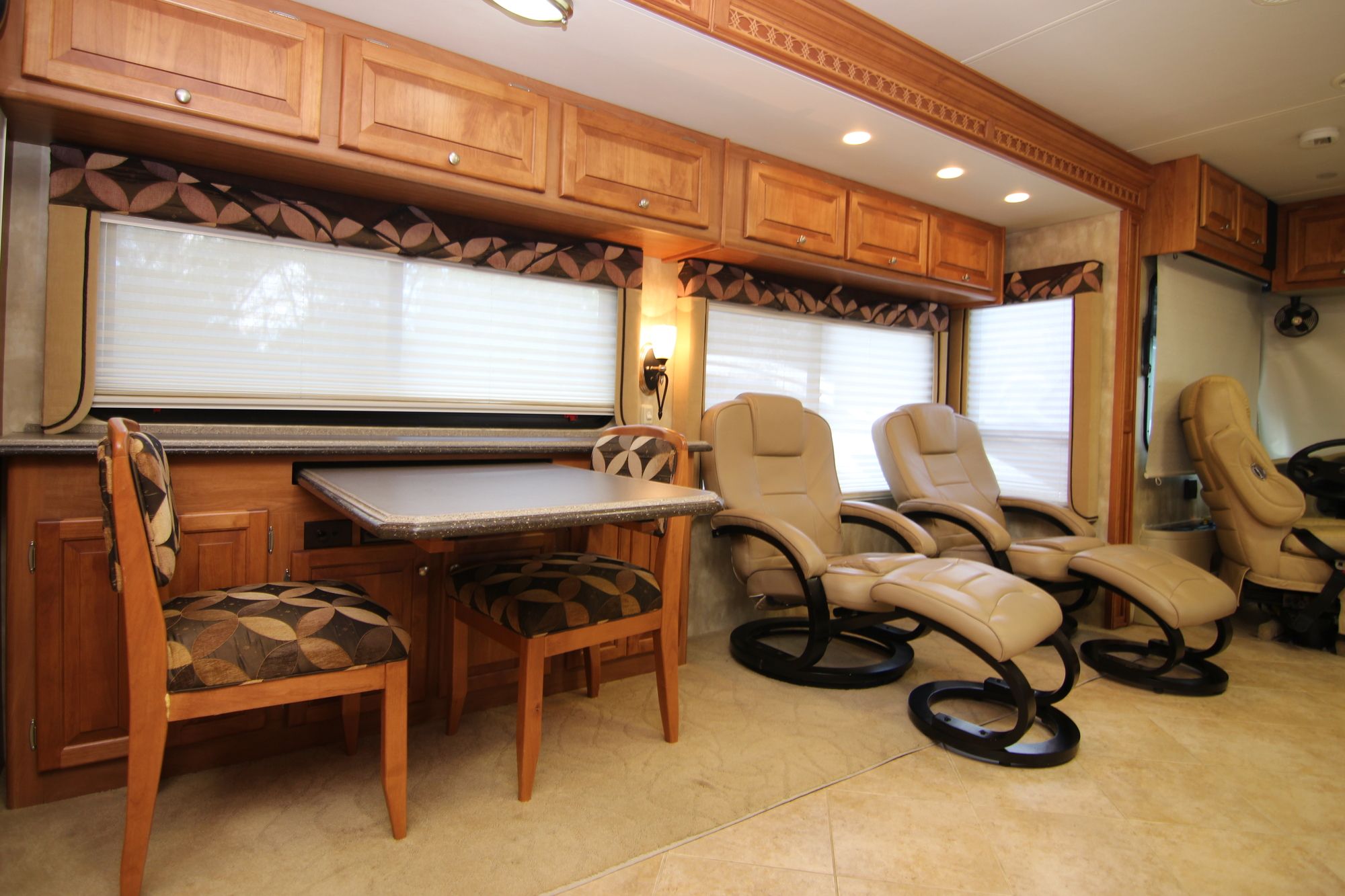 Used 2008 Tiffin Motor Homes Phaeton 42QRH Class A  For Sale