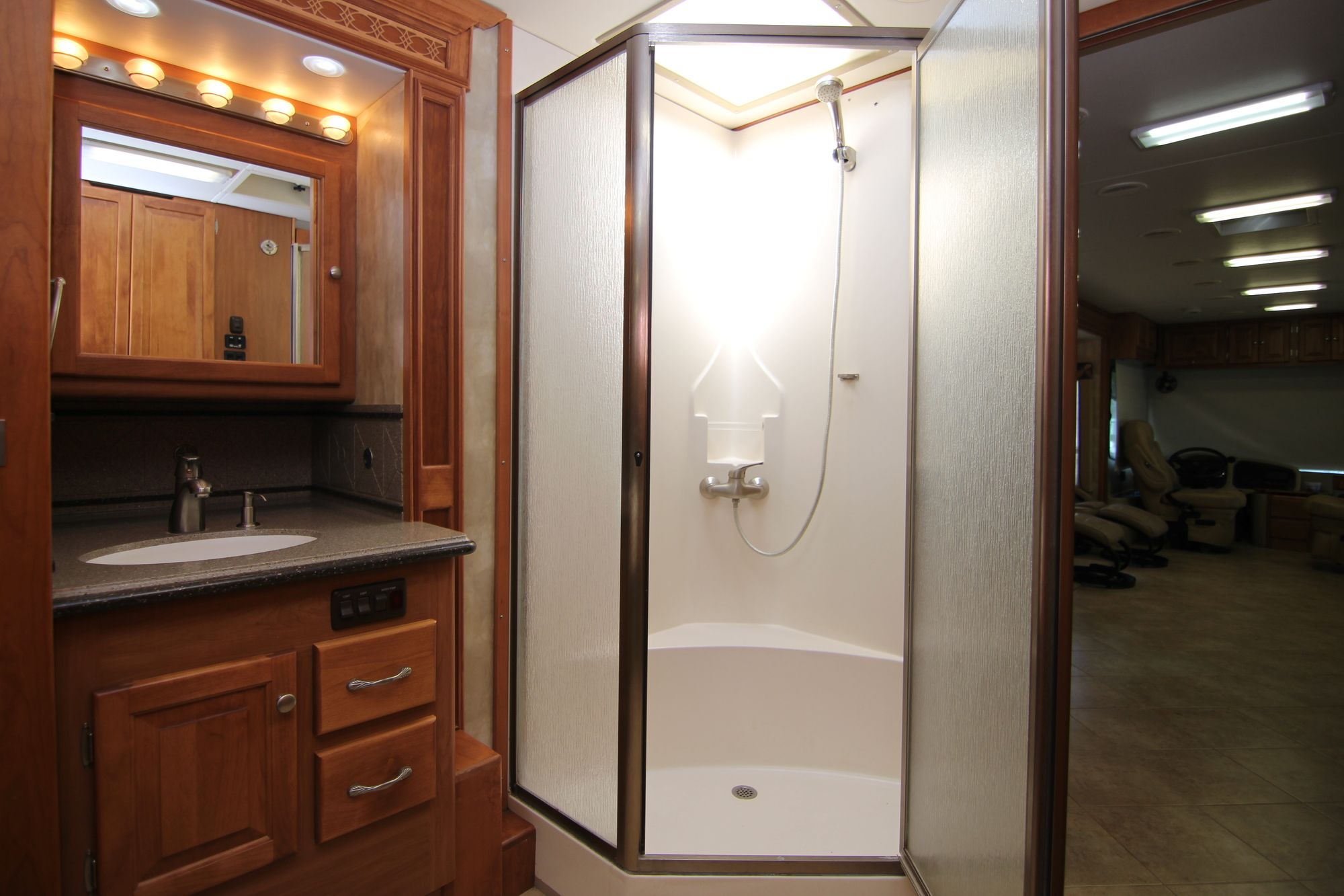 Used 2008 Tiffin Motor Homes Phaeton 42QRH Class A  For Sale