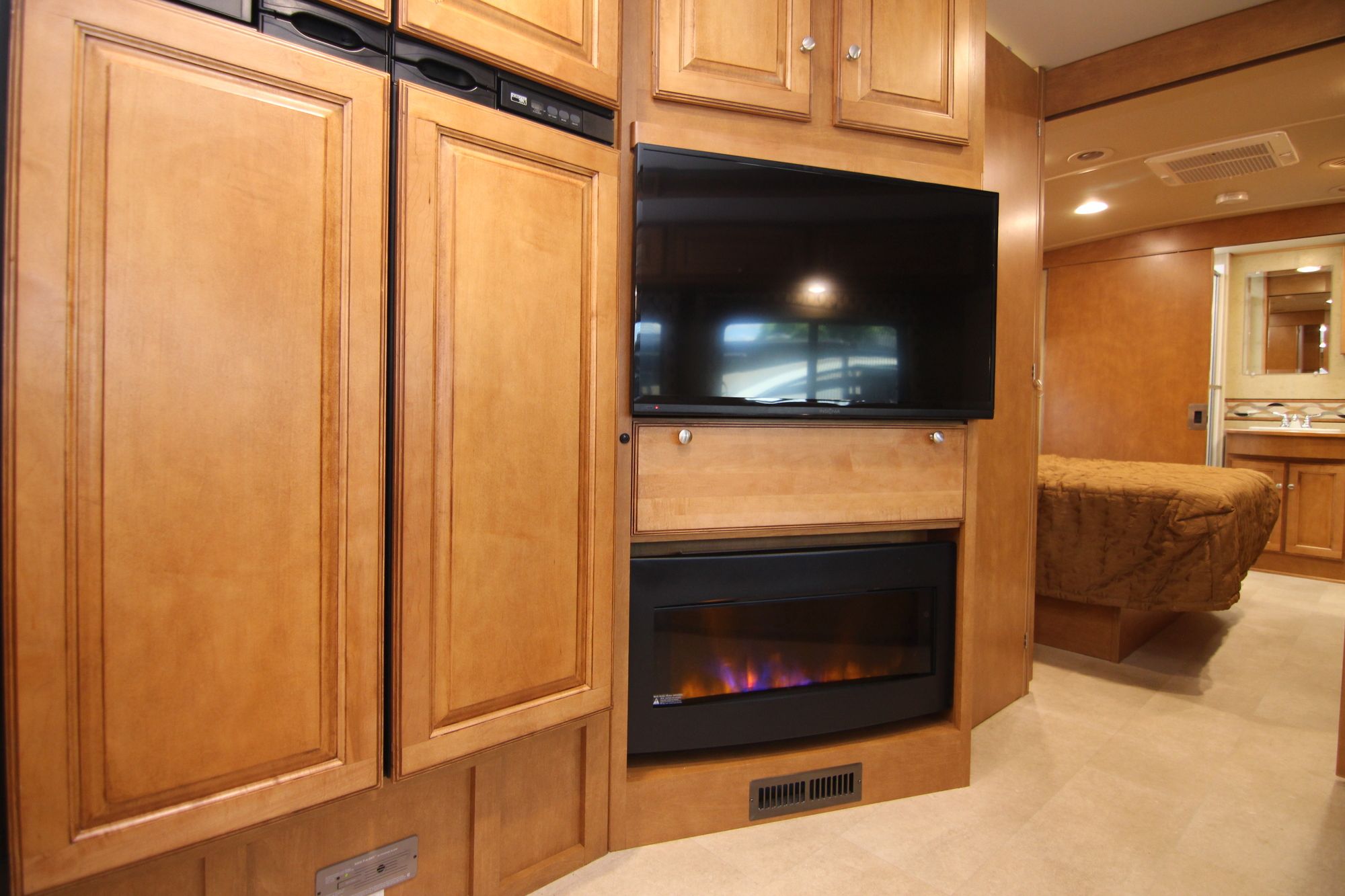 Used 2015 Winnebago Vista 35F Class A  For Sale