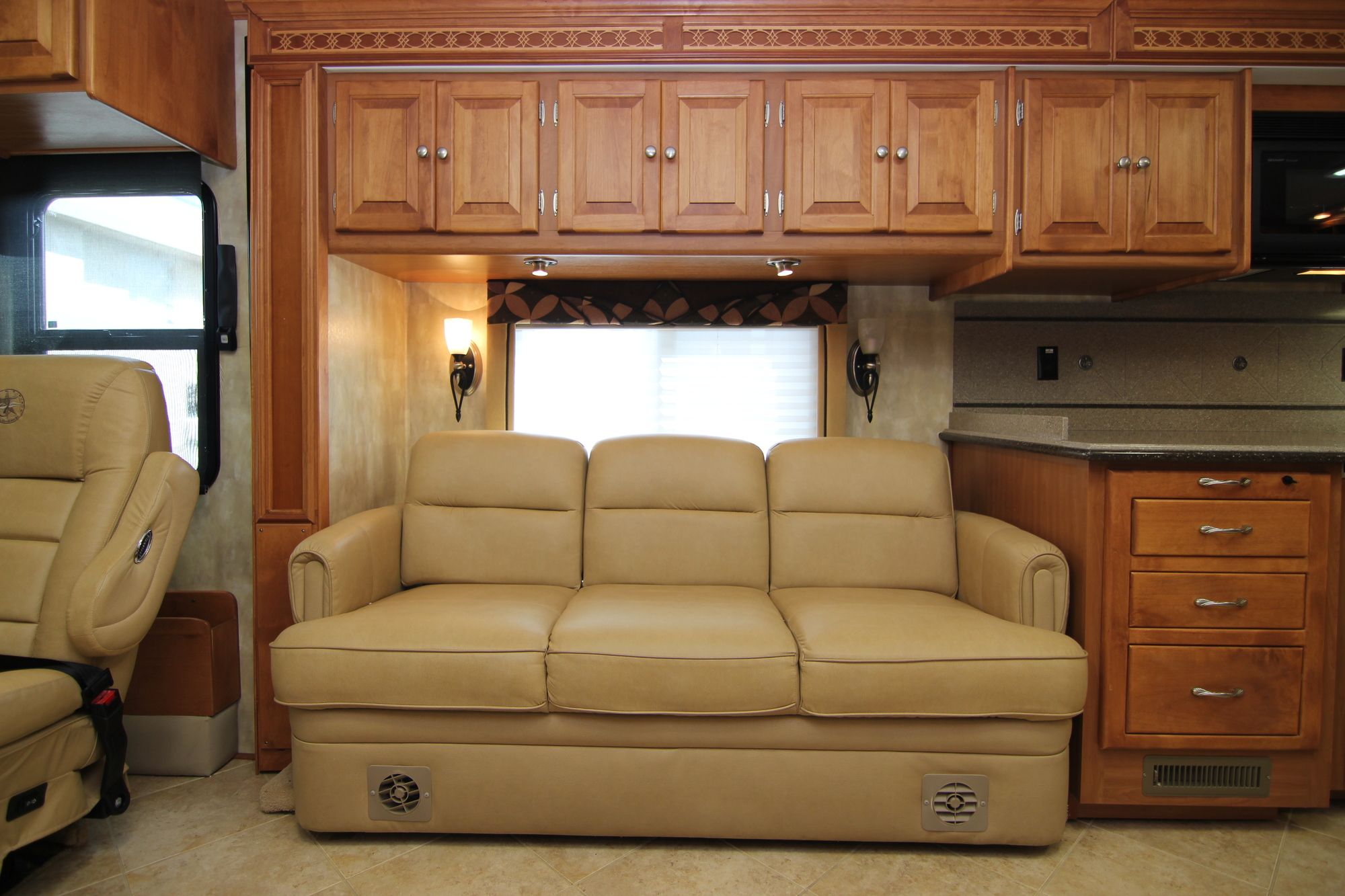 Used 2008 Tiffin Motor Homes Phaeton 42QRH Class A  For Sale