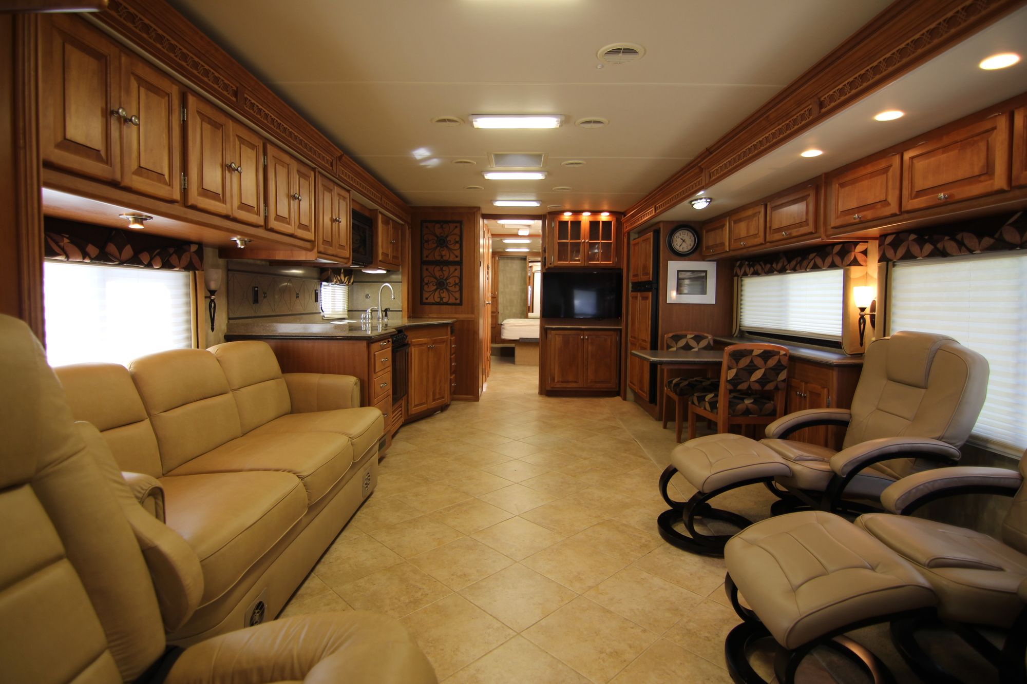 Used 2008 Tiffin Motor Homes Phaeton 42QRH Class A  For Sale