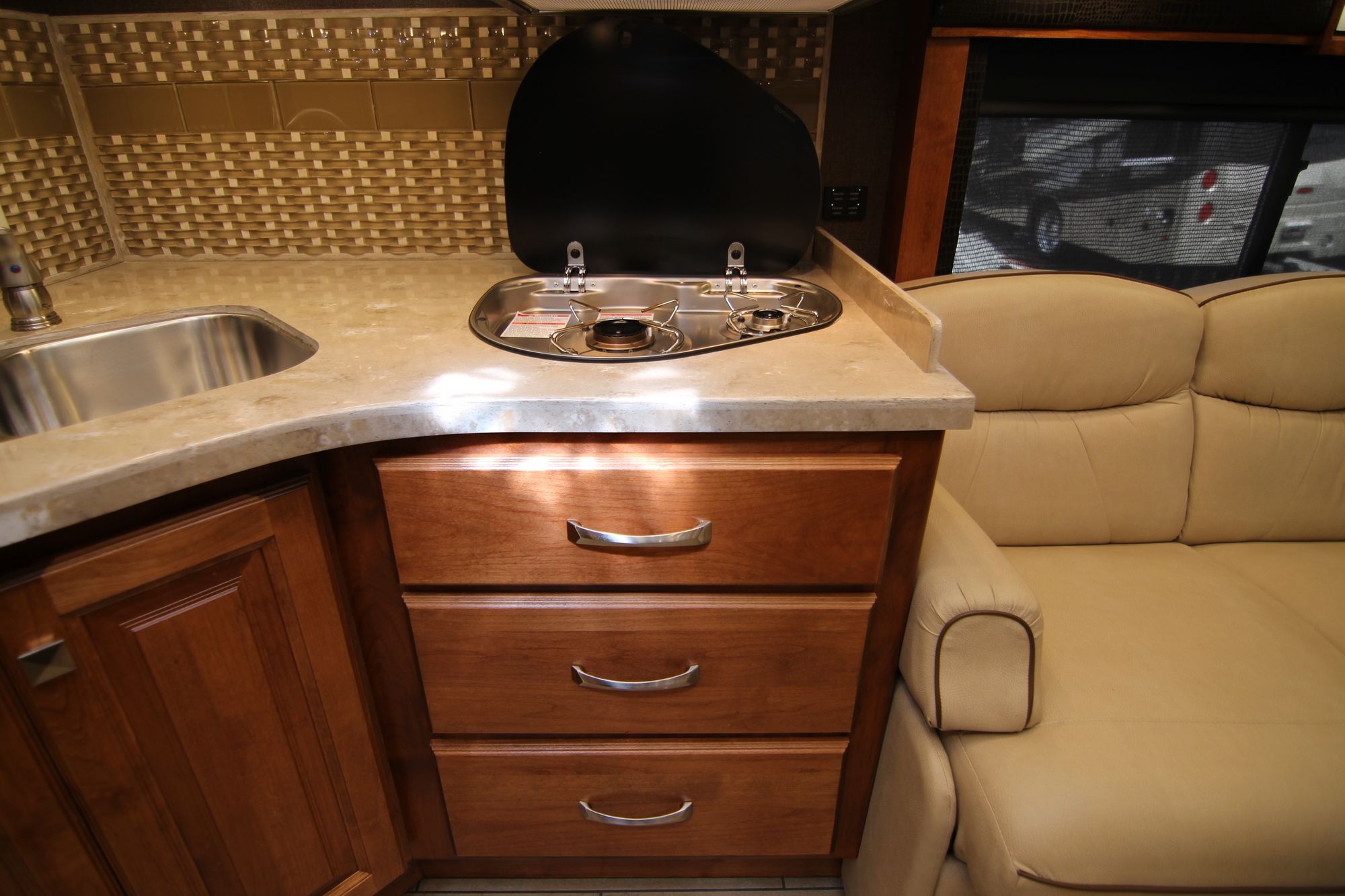 Used 2017 Tiffin Motor Homes Breeze 32BR Class A  For Sale