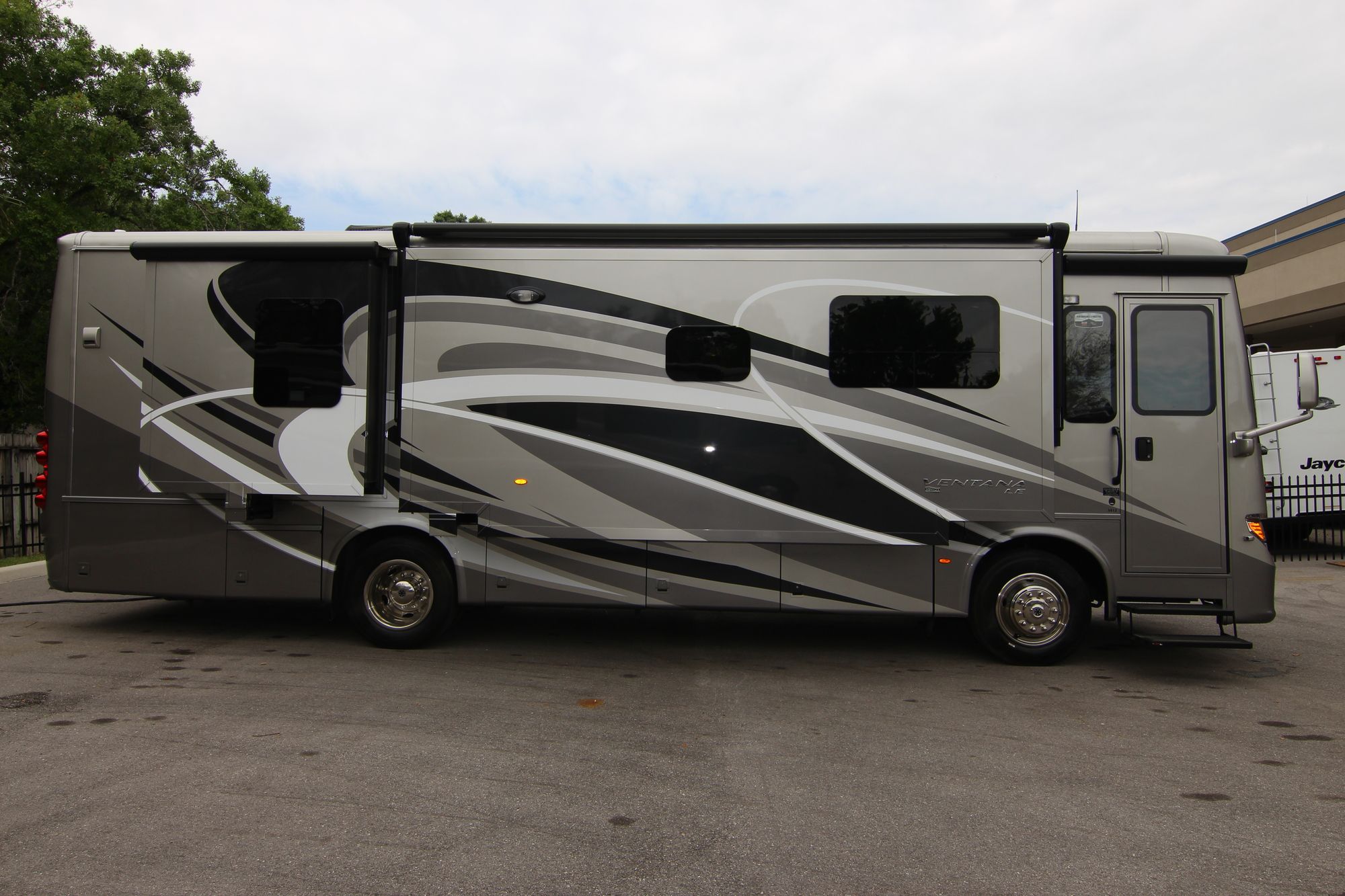 New 2019 Newmar Ventana Le 3412 Class A  For Sale