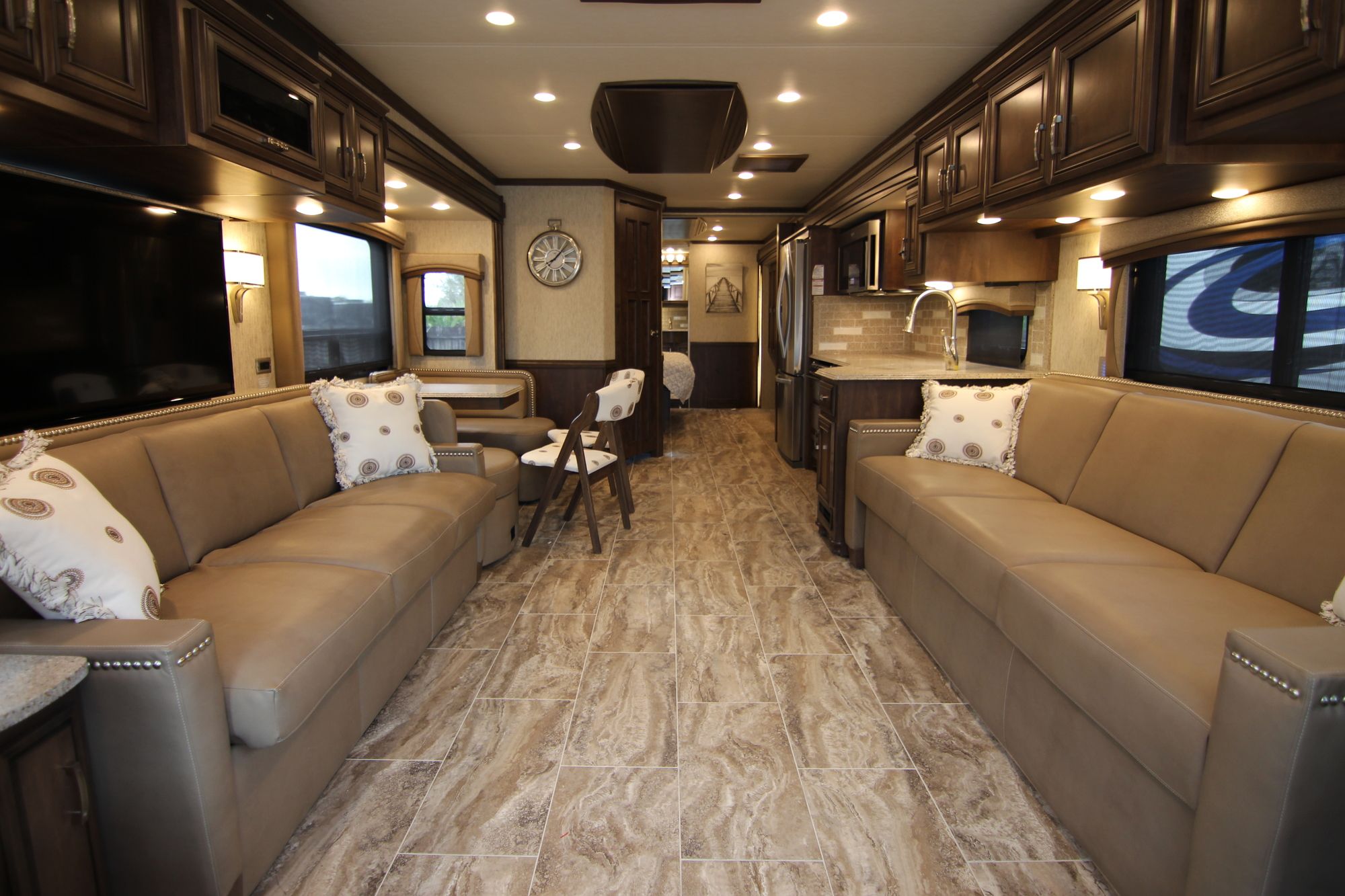 New 2019 Newmar Ventana Le 4002 Class A  For Sale