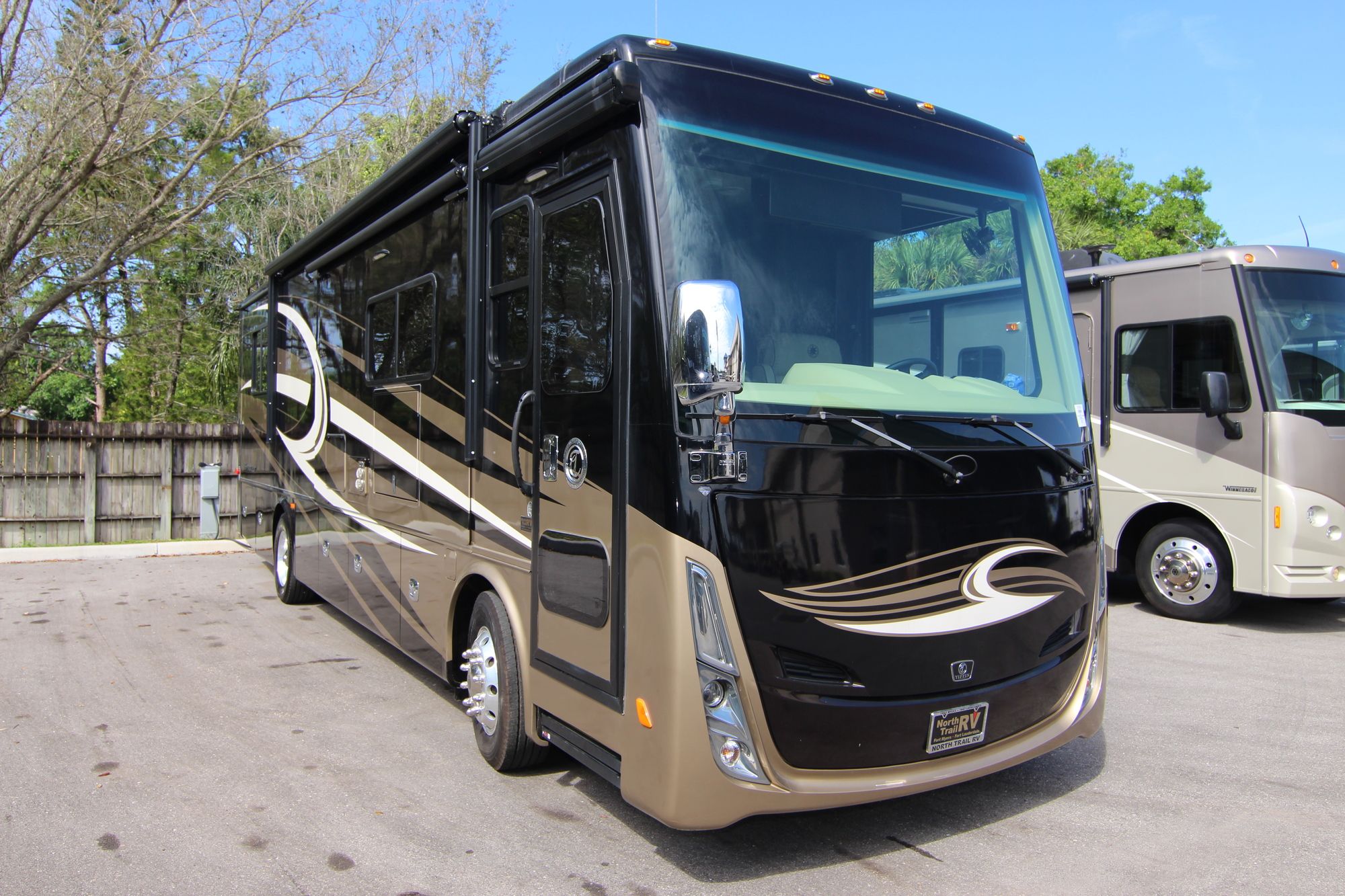 Used 2017 Tiffin Motor Homes Breeze 32BR Class A  For Sale