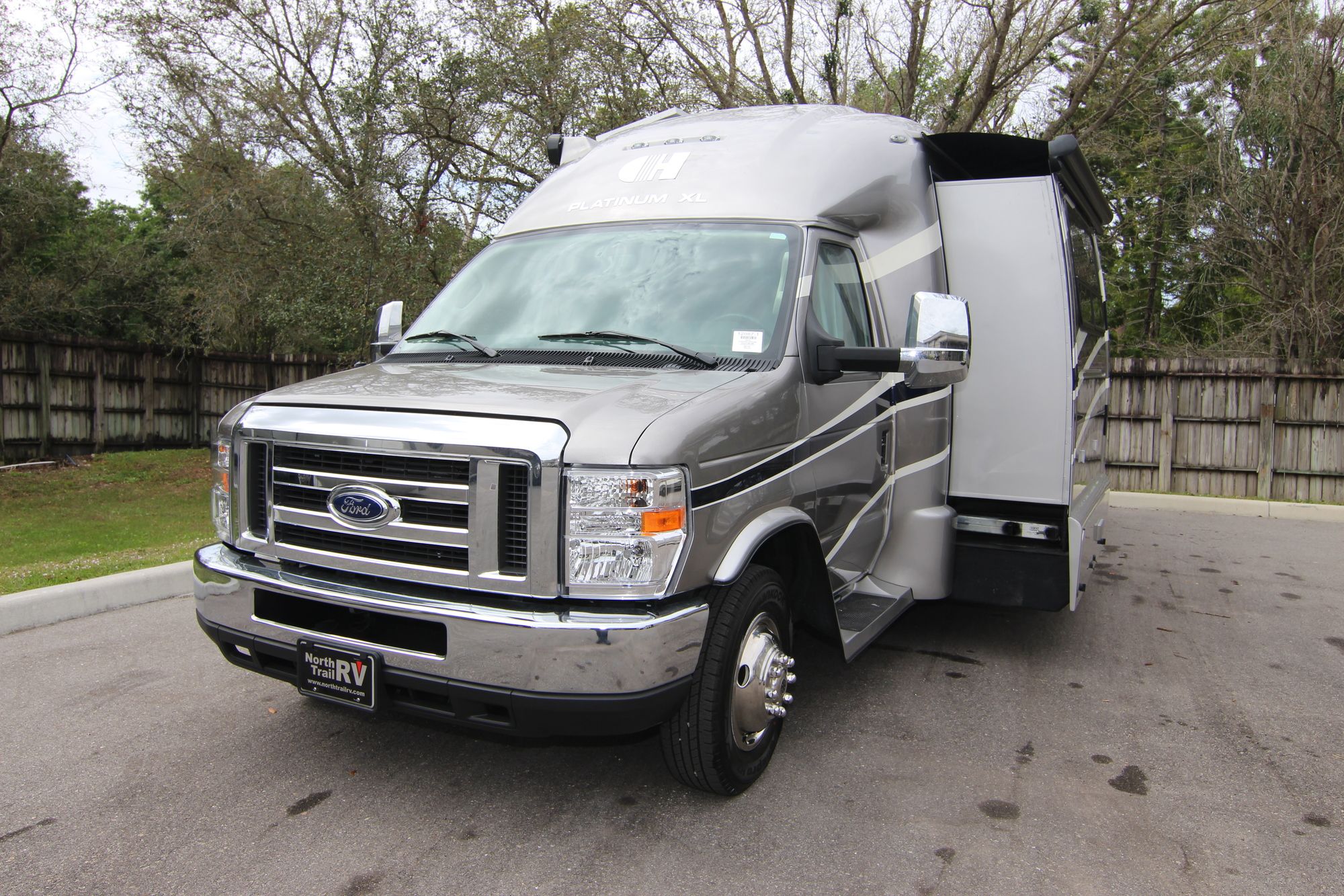 Used 2019 Coach House Platinum 261XL Class C  For Sale