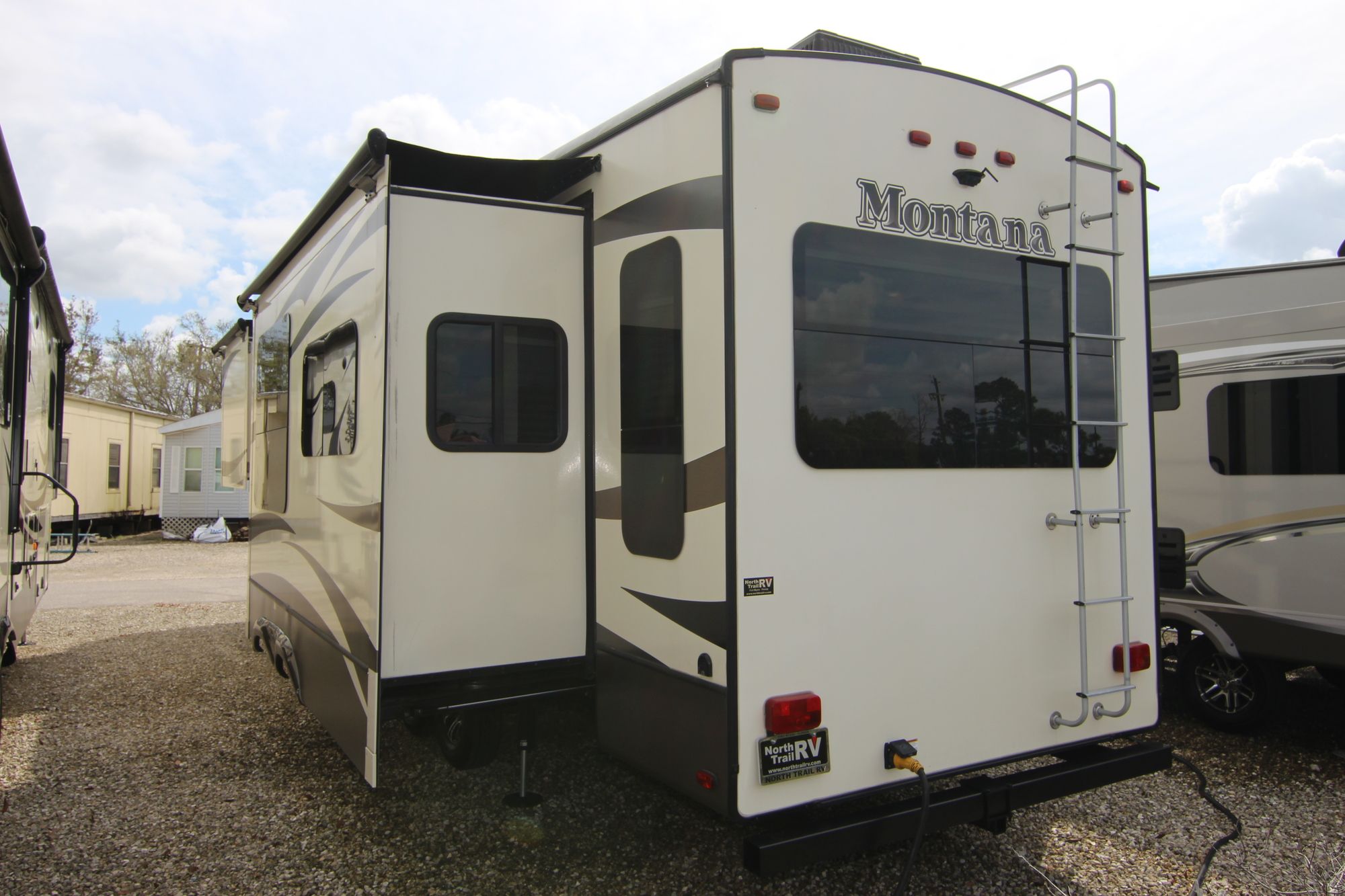 Used 2016 Keystone Montana 316RL Fifth Wheel  For Sale