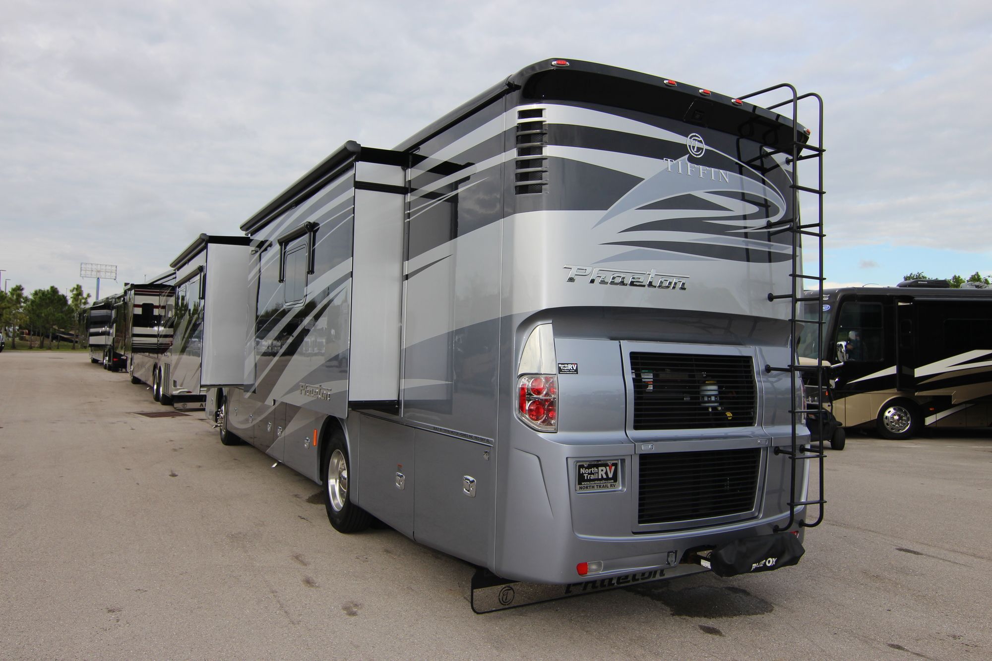 Used 2018 Tiffin Motor Homes Phaeton 40AH Class A  For Sale