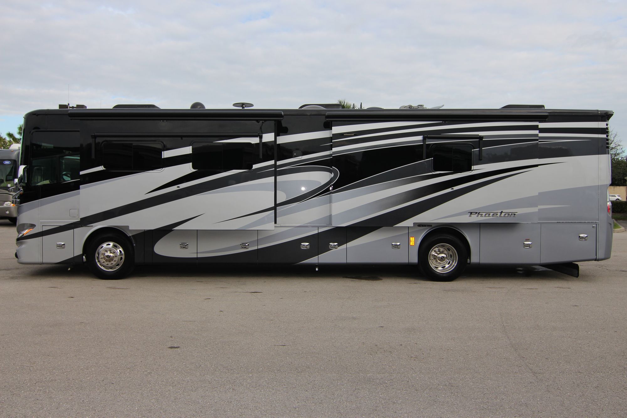 Used 2018 Tiffin Motor Homes Phaeton 40AH Class A  For Sale