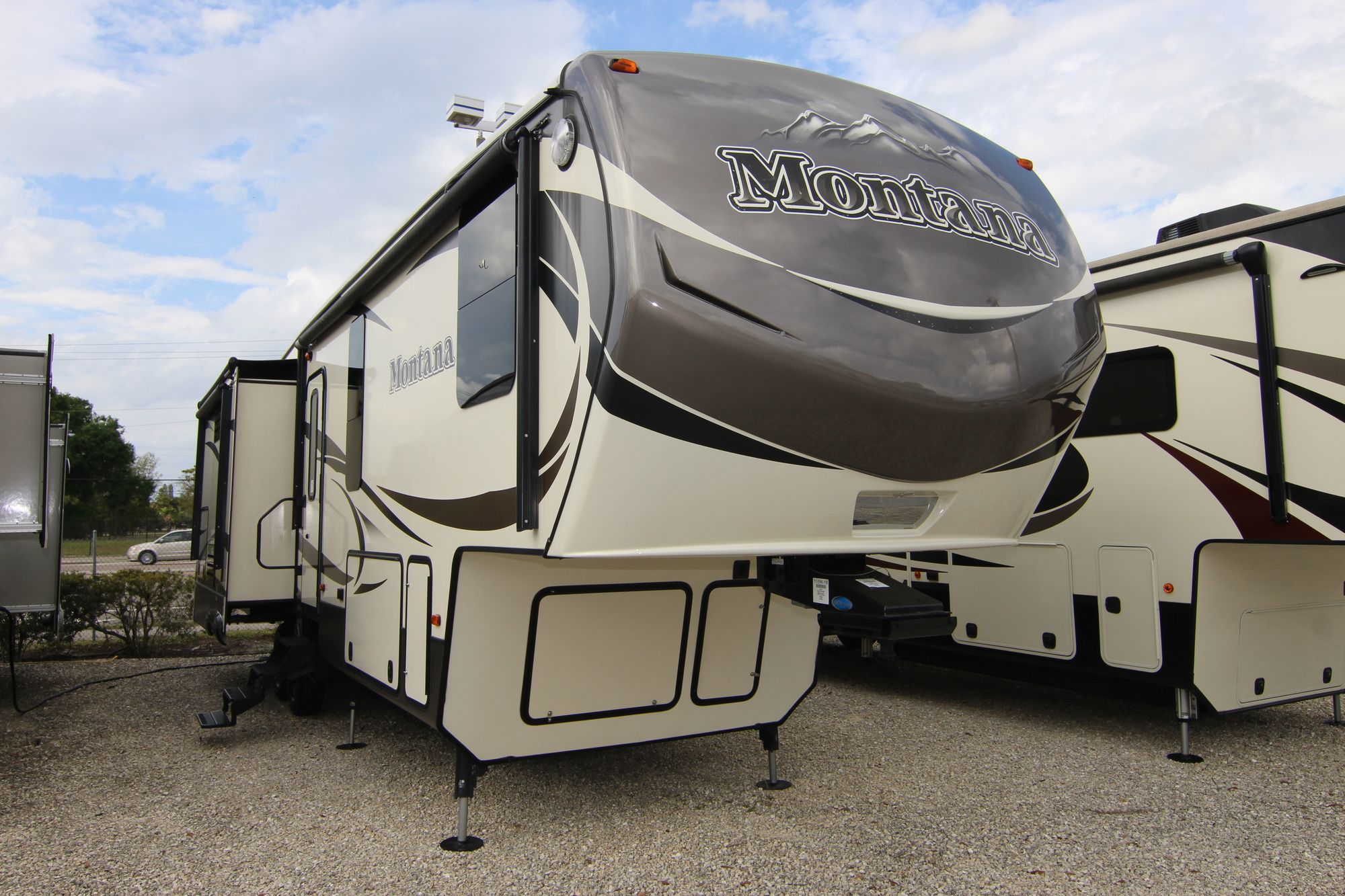 Used 2016 Keystone Montana 316RL Fifth Wheel  For Sale