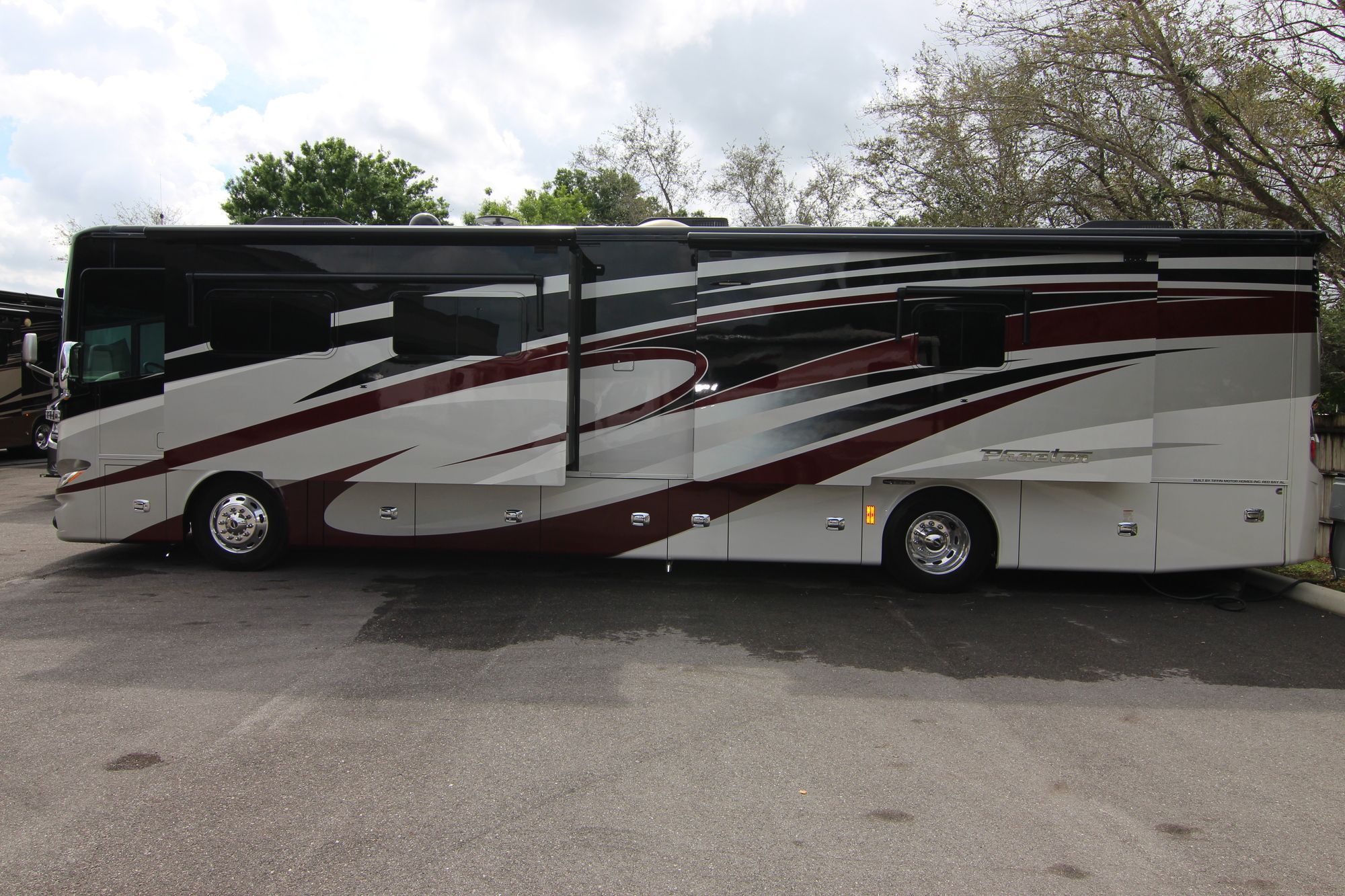 Used 2017 Tiffin Motor Homes Phaeton 40AH Class A  For Sale